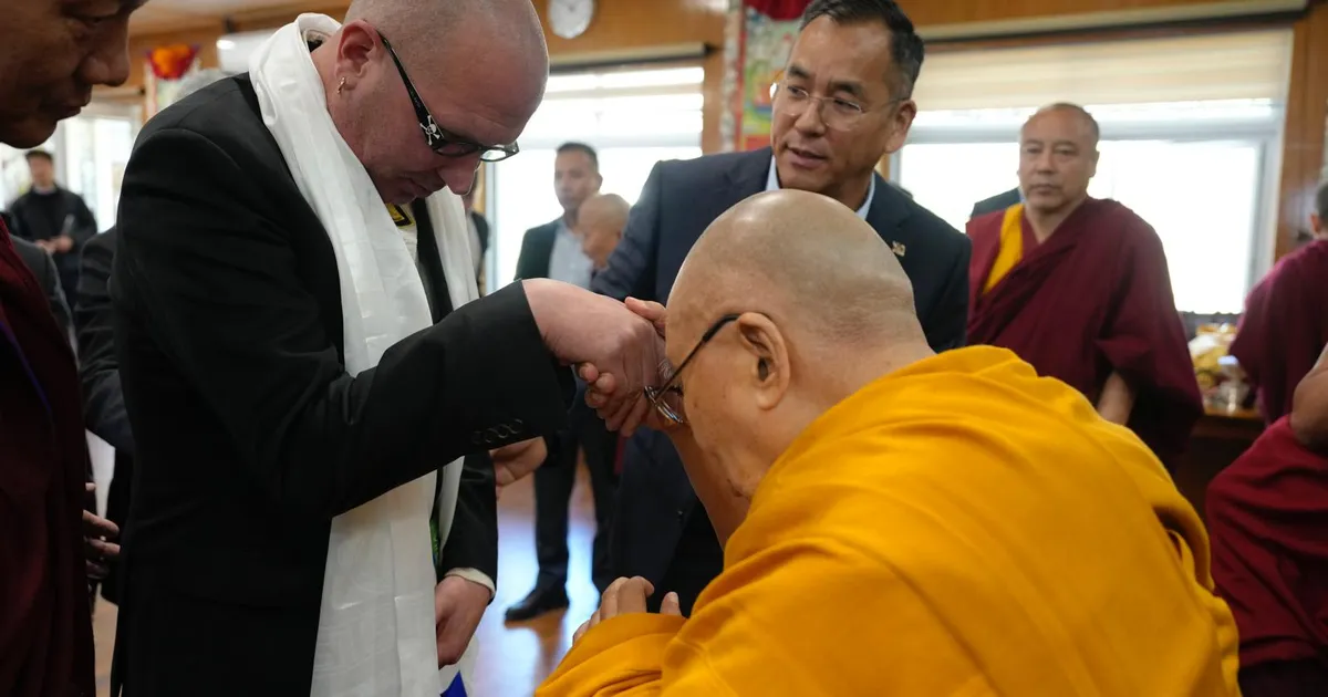 FOTOD ⟩ Riigikogu Tiibeti toetusrühm: «Käitumismustrid on Venemaa ja Hiina puhul nagu ühe tagumiku kannikad»