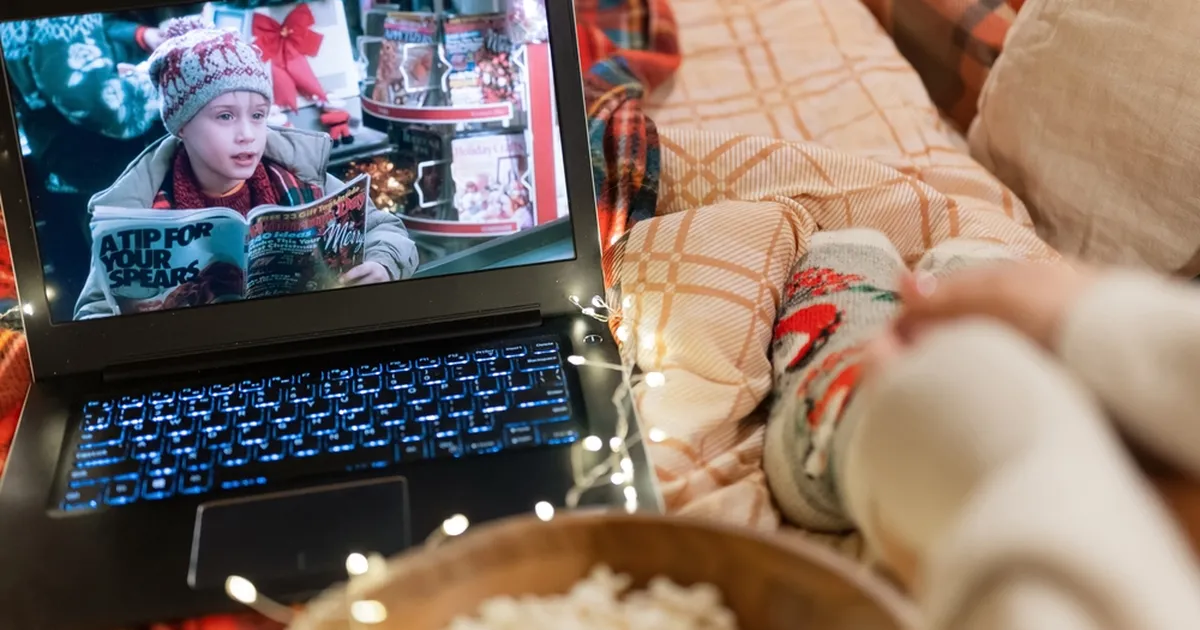 KEEGI EI MÄRGANUD ⟩ Kultusfilmi «Üksinda kodus» kolossaalsed filmiapsud naerutavad netirahvast