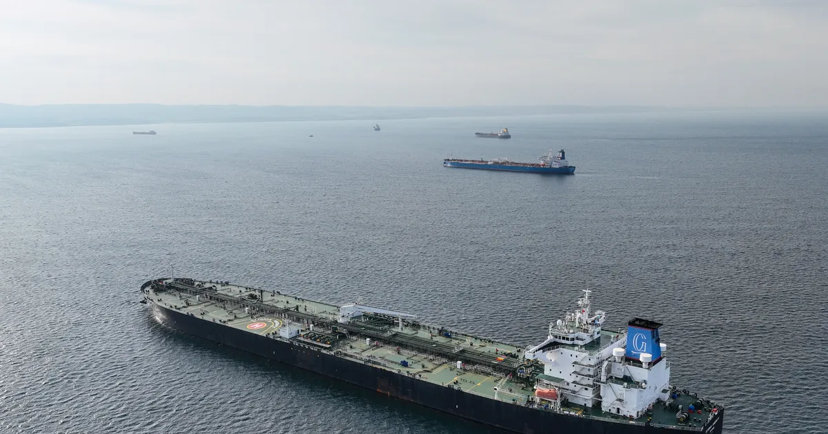 Türgi merendusamet teatas kahe Guinea tankeri süttimisest Mustal merel