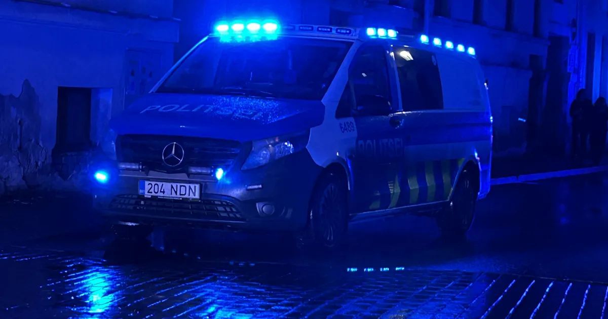 FOTOD ⟩ «Kohapeal tekitas see sündmus suurt ärevust!» Tartu kesklinna kutsuti öösel politsei ja kiirreageerijad