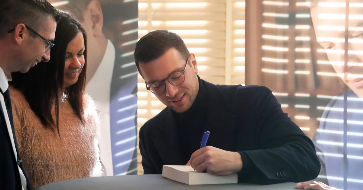 Jahurünnakust toibuv Prantsuse paremäärmuslaste juht sai munagagi pähe