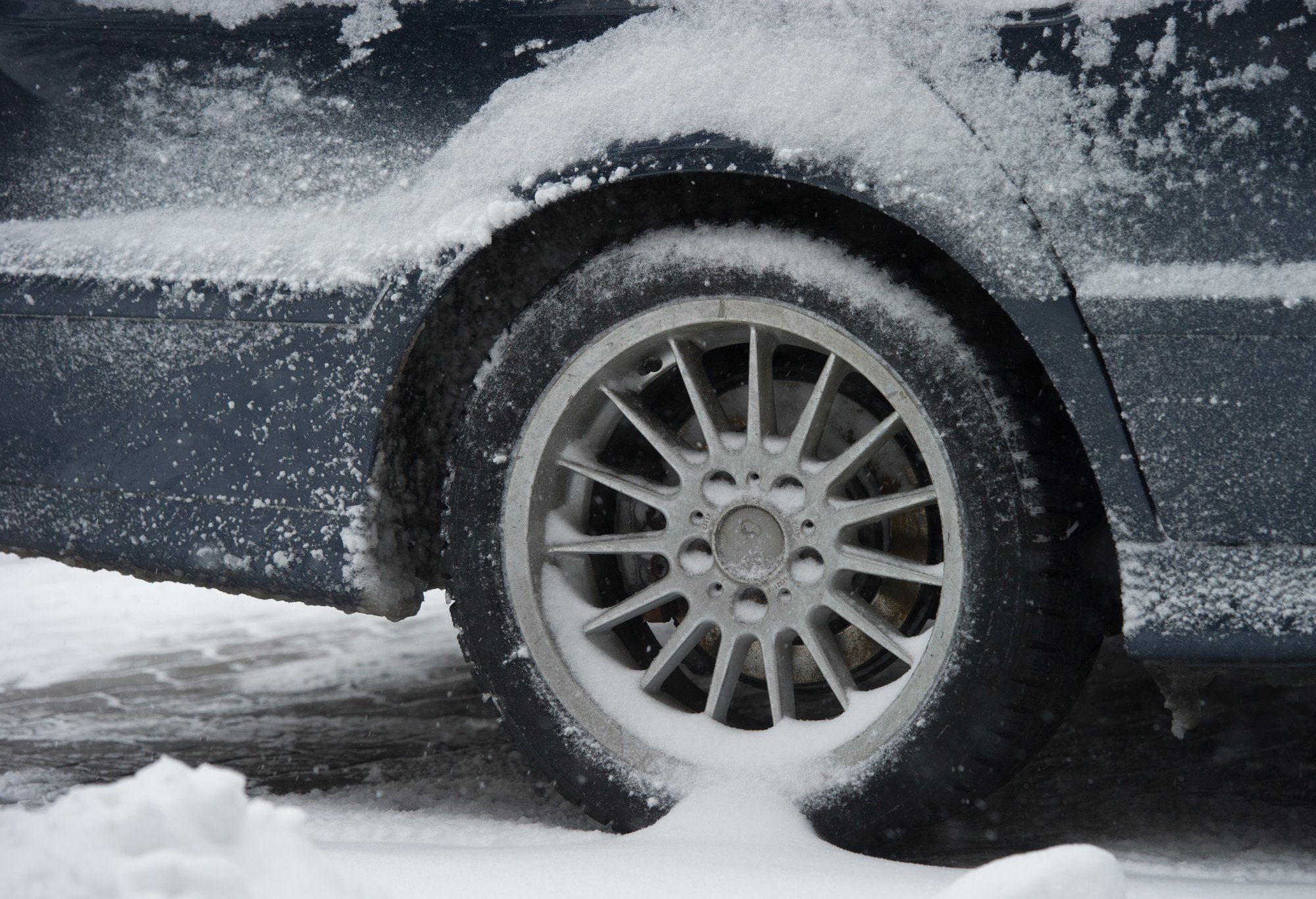 KÜSITLUS | Kas talverehvideta sõitjad häirivad sind?