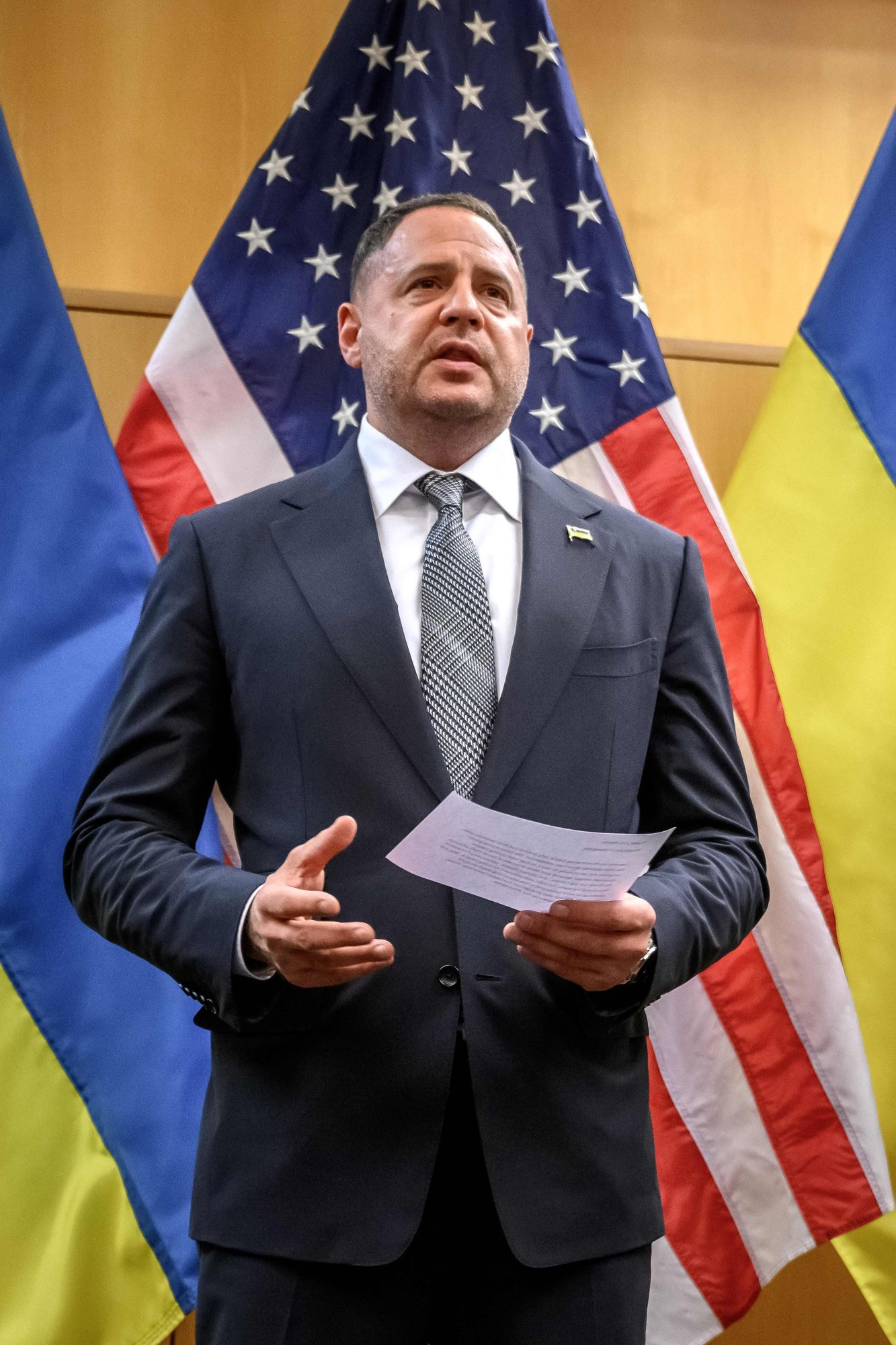 Ukrajinska Pravda: Zelenskõi katselei juhi on kummalisel kombel päästnud USA „rahuplaan“