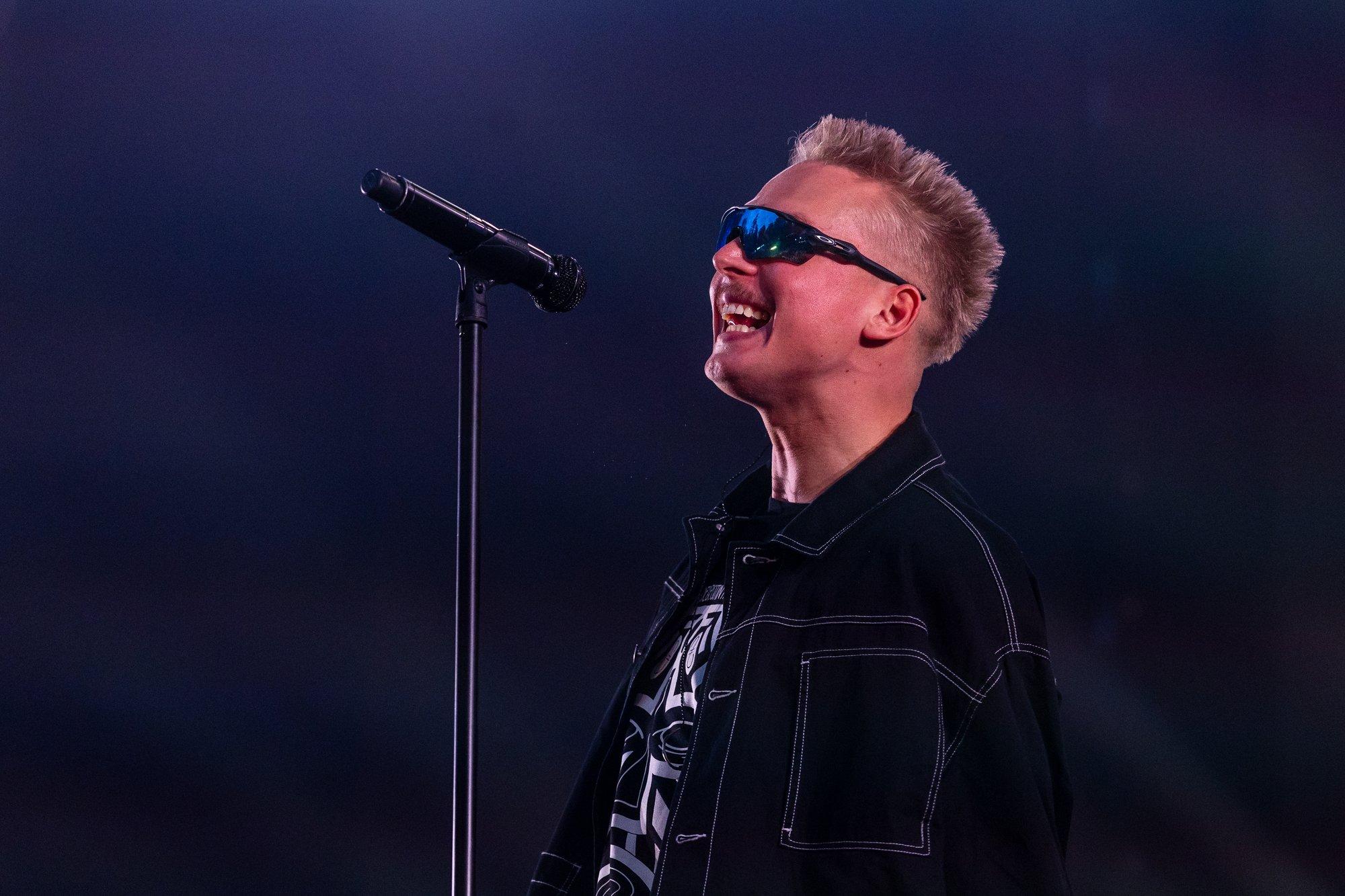 Ägeda mustriga sokid ja rikkalik joogivalik: nublu avaldas, mida ta lava taha soovib