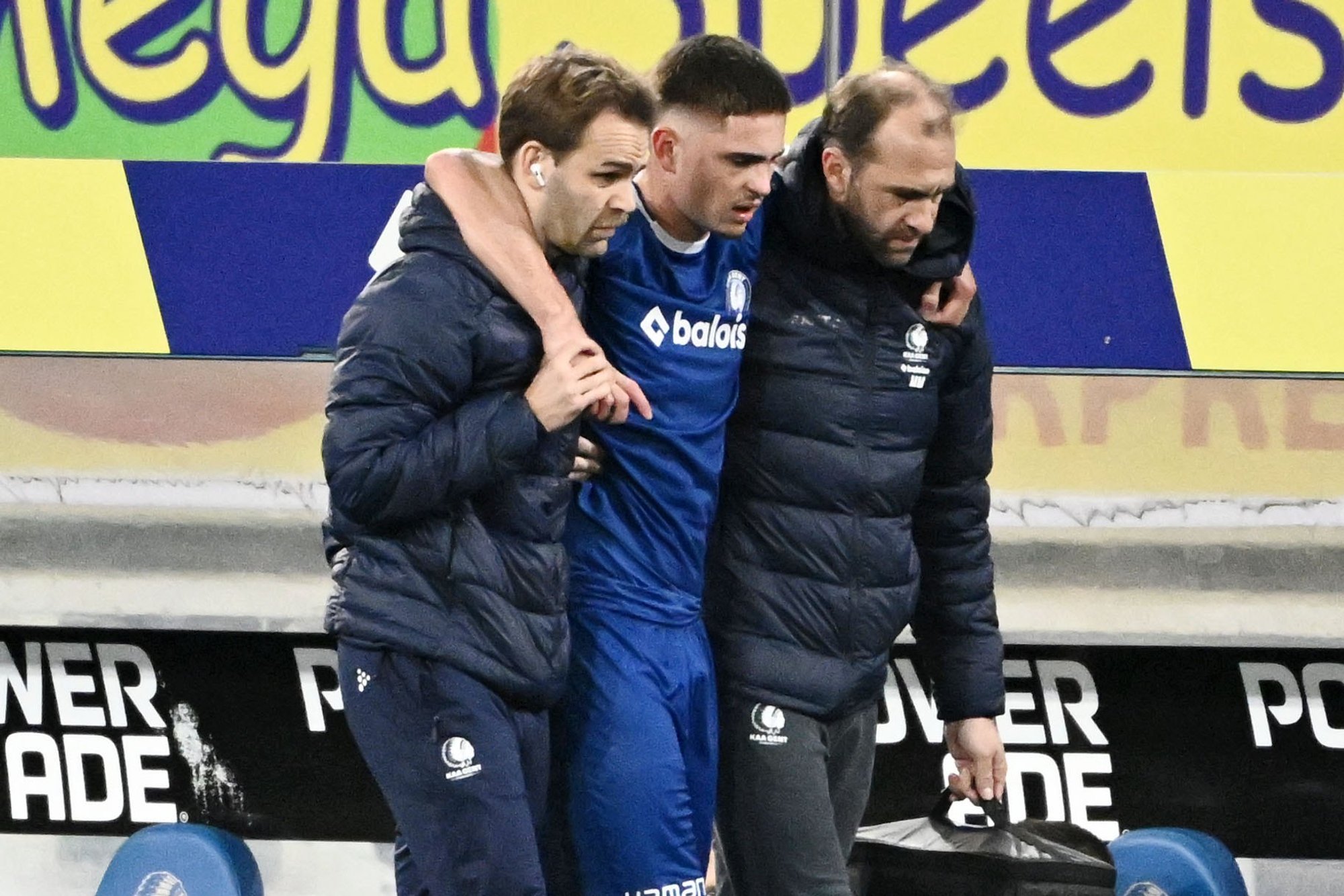 Paskotši naasis väljakule, kuid pidi trauma tõttu kohtumise pooleli jätma