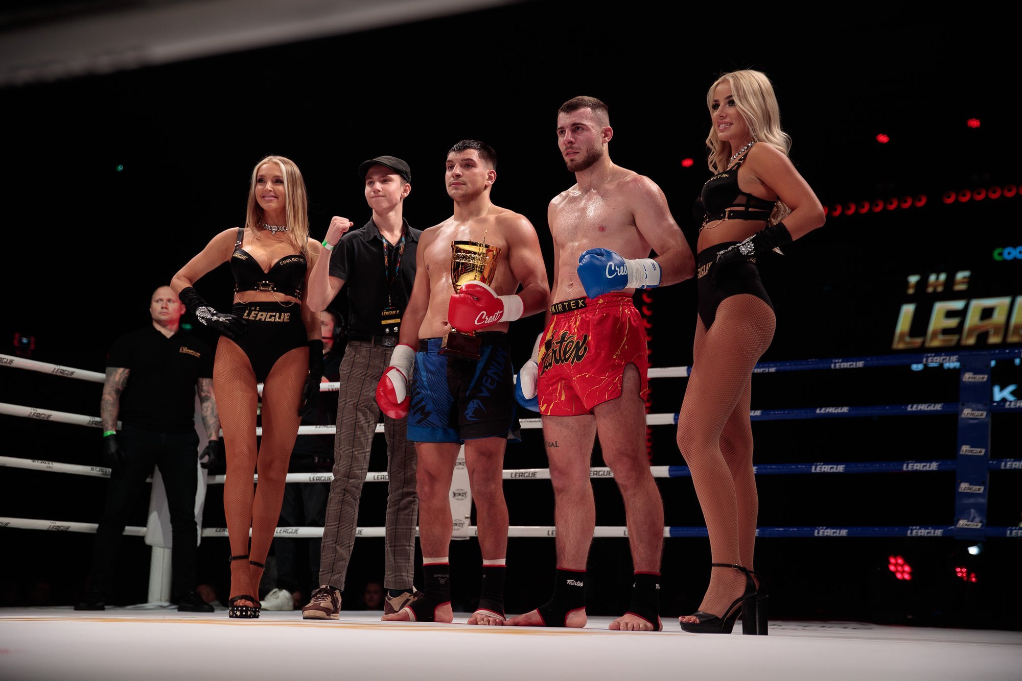 FOTOD | Shanoni ninamehe Taavi Immato kallim Pille-Riin Piho astus The League’il üles särtsaka ringitüdrukuna