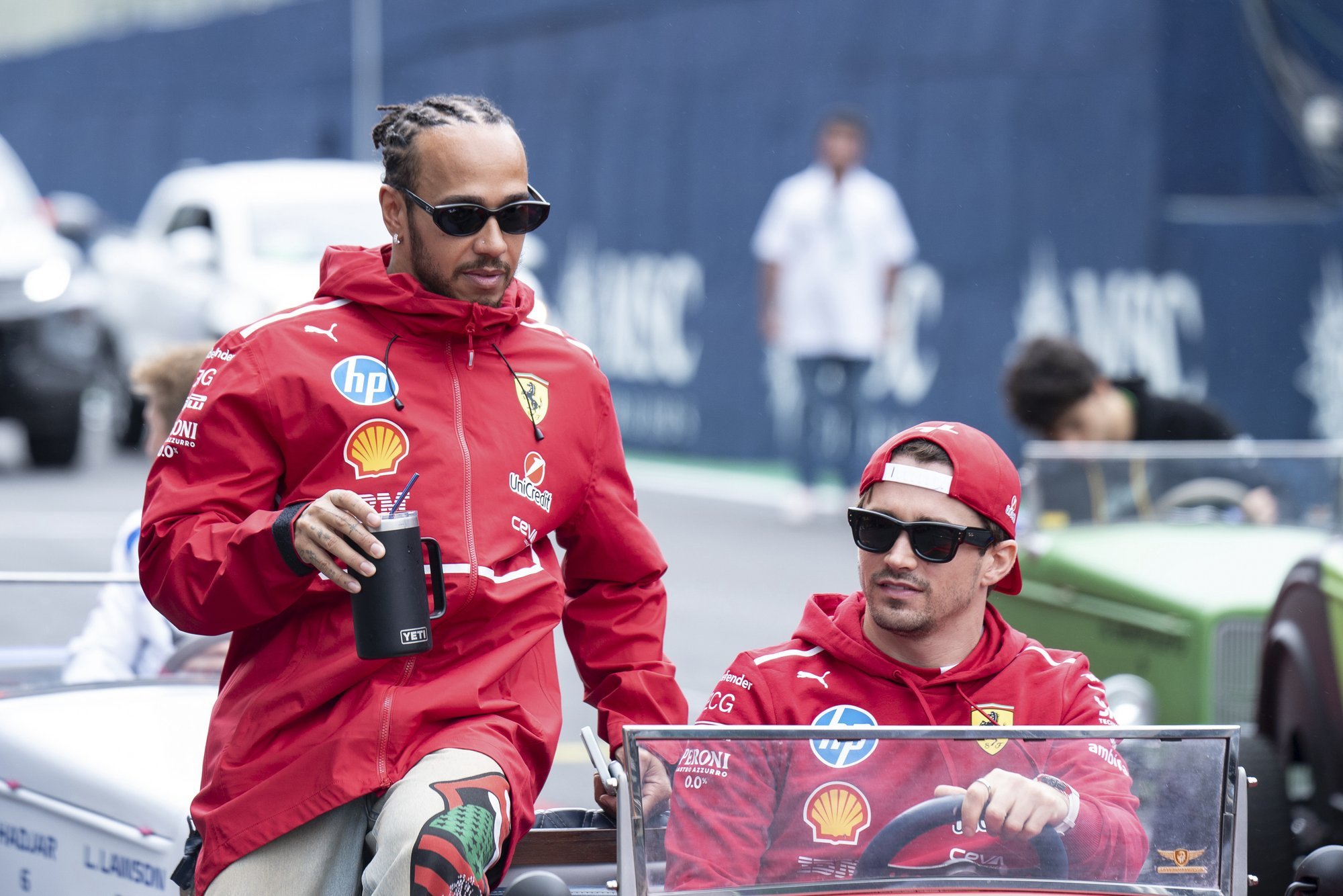 Ferrari juht kritiseeris Hamiltoni ja Leclerci: tegelege sõitmise, mitte rääkimisega