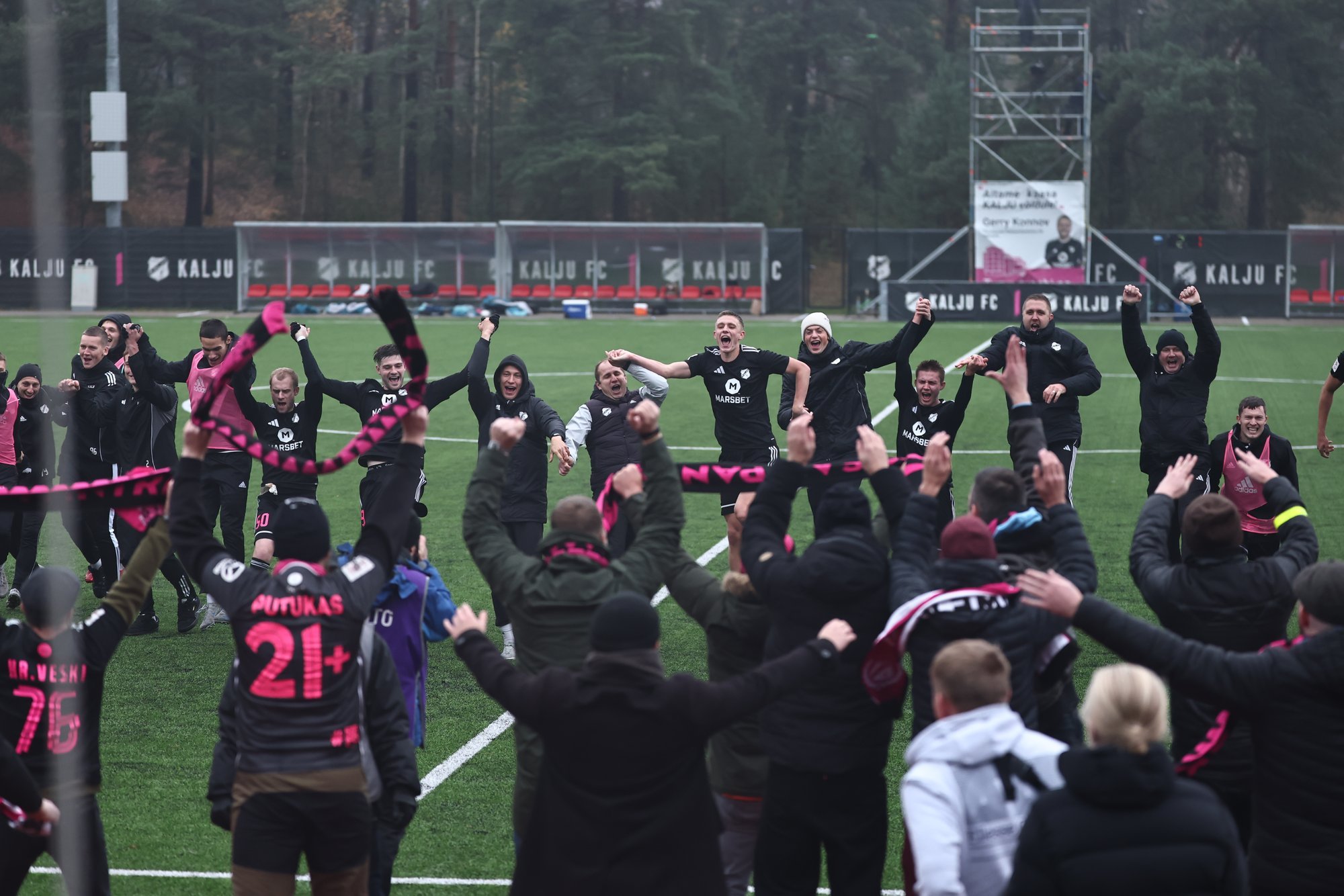 DELFI FOTOD | Tartu Tammeka alistanud Nõmme Kalju kindlustas koduliigas pronksmedalid