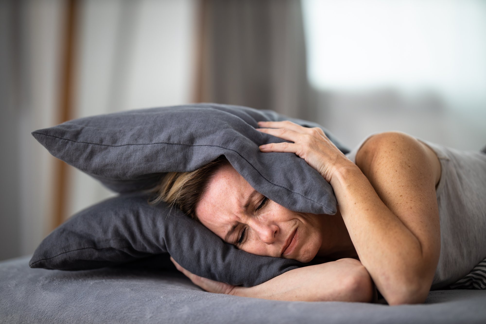 Kui seinad kostavad läbi. „Mu naaber masturbeerib nii häälekalt, et ma kuulen seda“