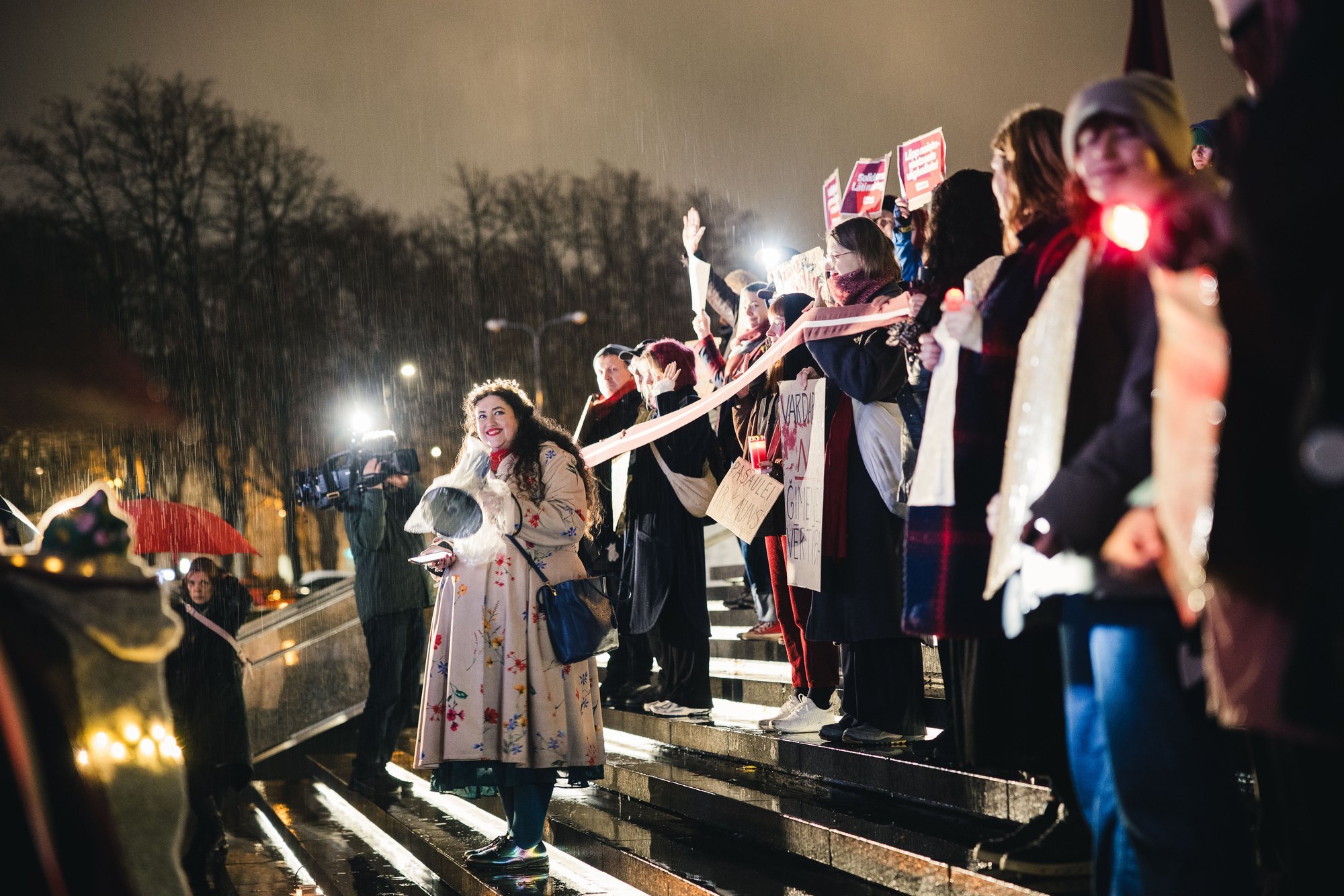 VIDEO ja FOTOD | Vabaduse väljakul avaldati meelt Läti seimi otsuse vastu väljuda Istanbuli konventsioonist