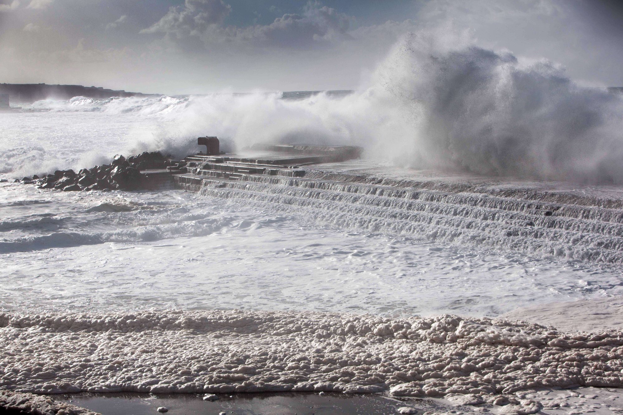 Kanaari saari tabas tugev torm, Tenerifel teatatakse hukkunutest
