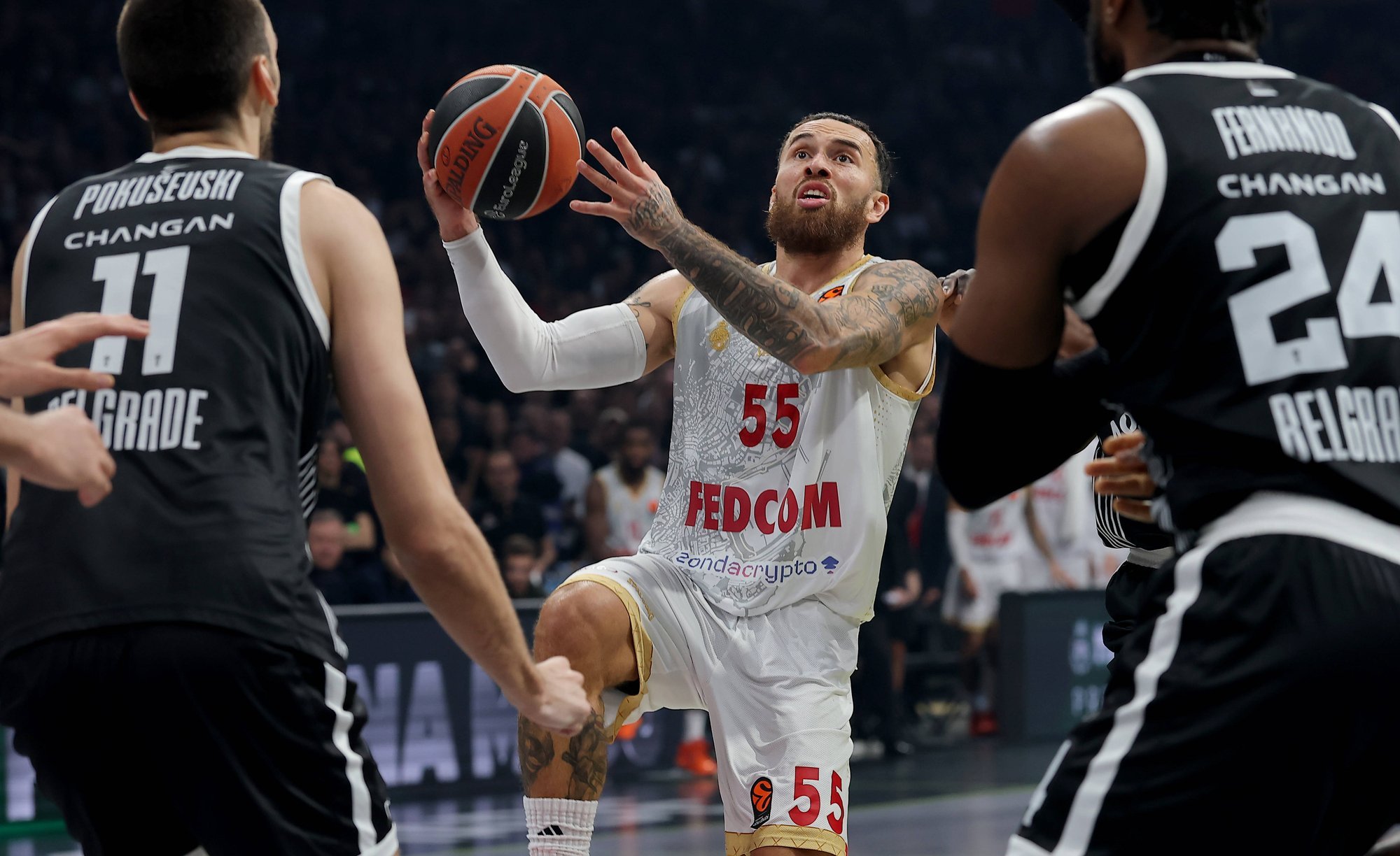 VIDEO | Tallinna Kalevi ekskorvpallurile viga nõudnud Mike James eemaldati mängust