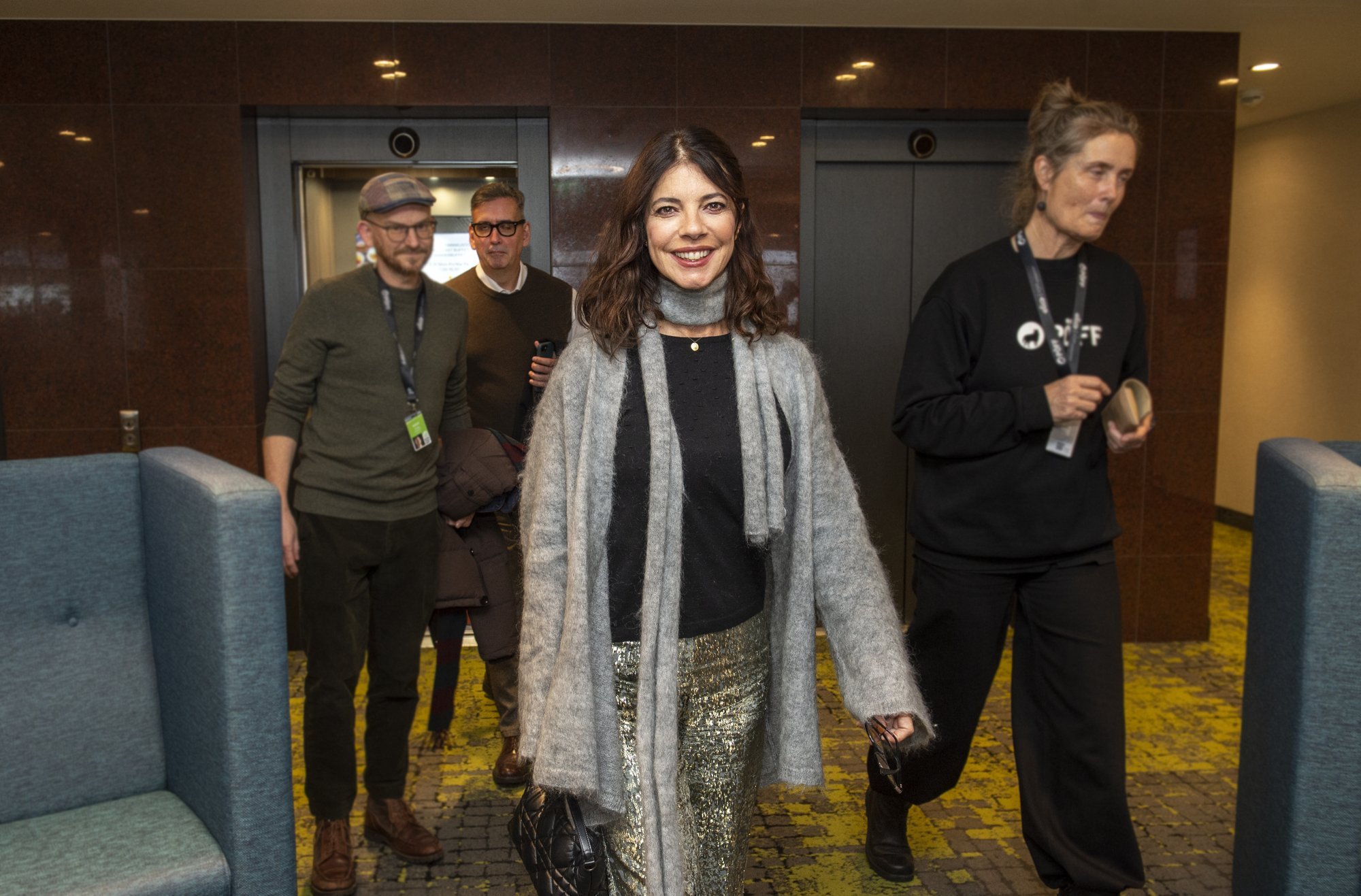 FOTOD | Mitmekordne Hispaania parim näitlejanna Maribel Verdú jagas võtet, kuidas dialoogi loomulikumalt lugeda: „Koorige õun ära.“