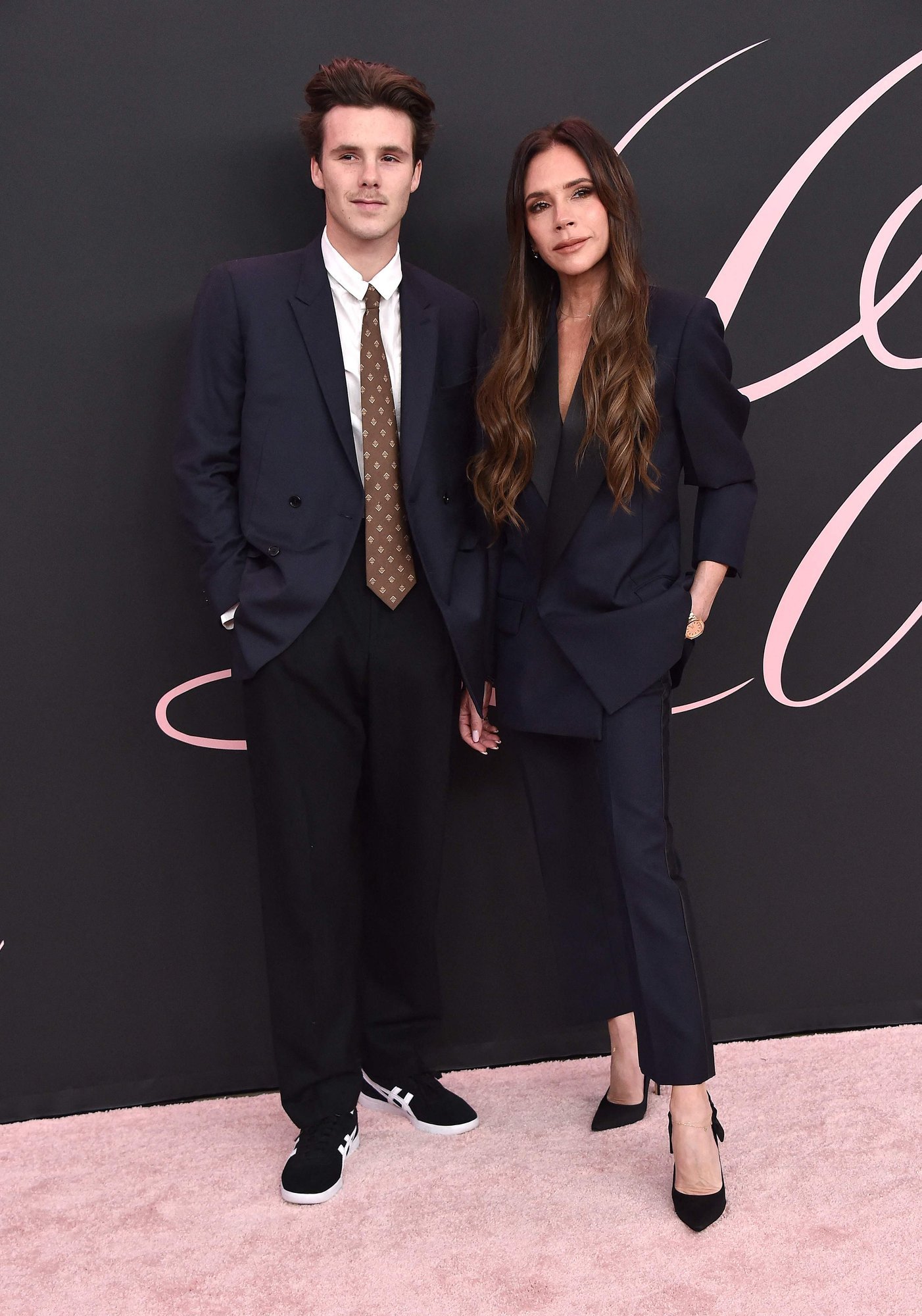 Nüüd jalamees! Beckhamite 20-aastane poeg Cruz kaotas juhiloa pärast kahte kiiruseületamise trahvi