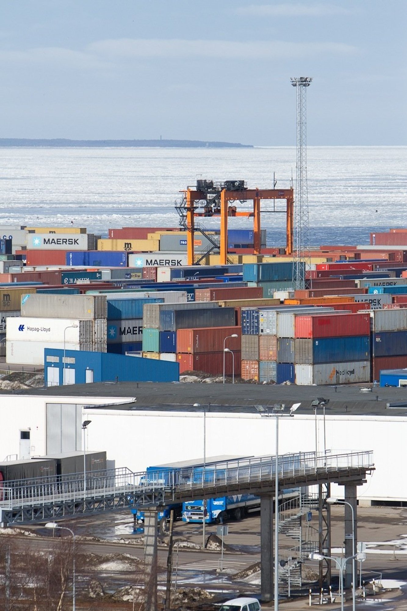 Kasvasid nii kaupade eksport kui import. Enim eksporditi elektriseadmeid ja imporditi toidukaupu