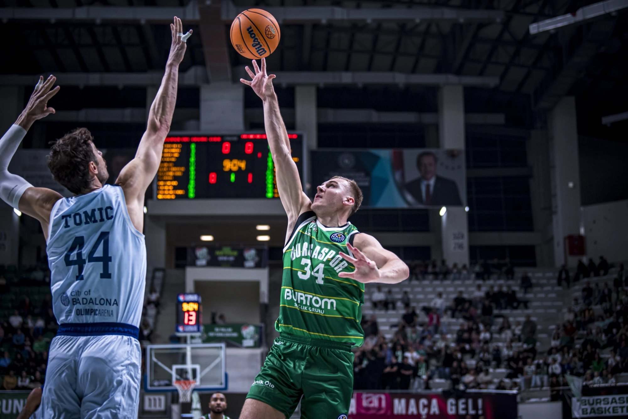 Artur Konontšuki koduklubi vahetas peatreenerit