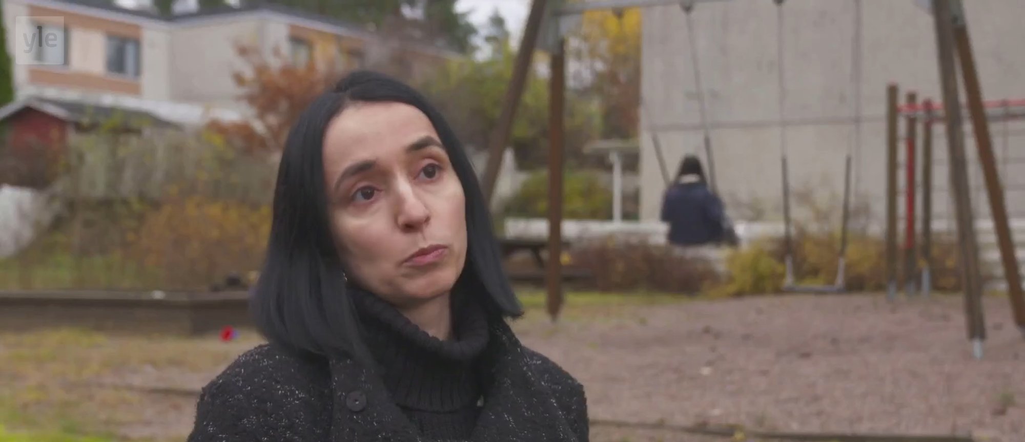 Soomes kästi ukraina tüdrukul koolis vene laulu laulda