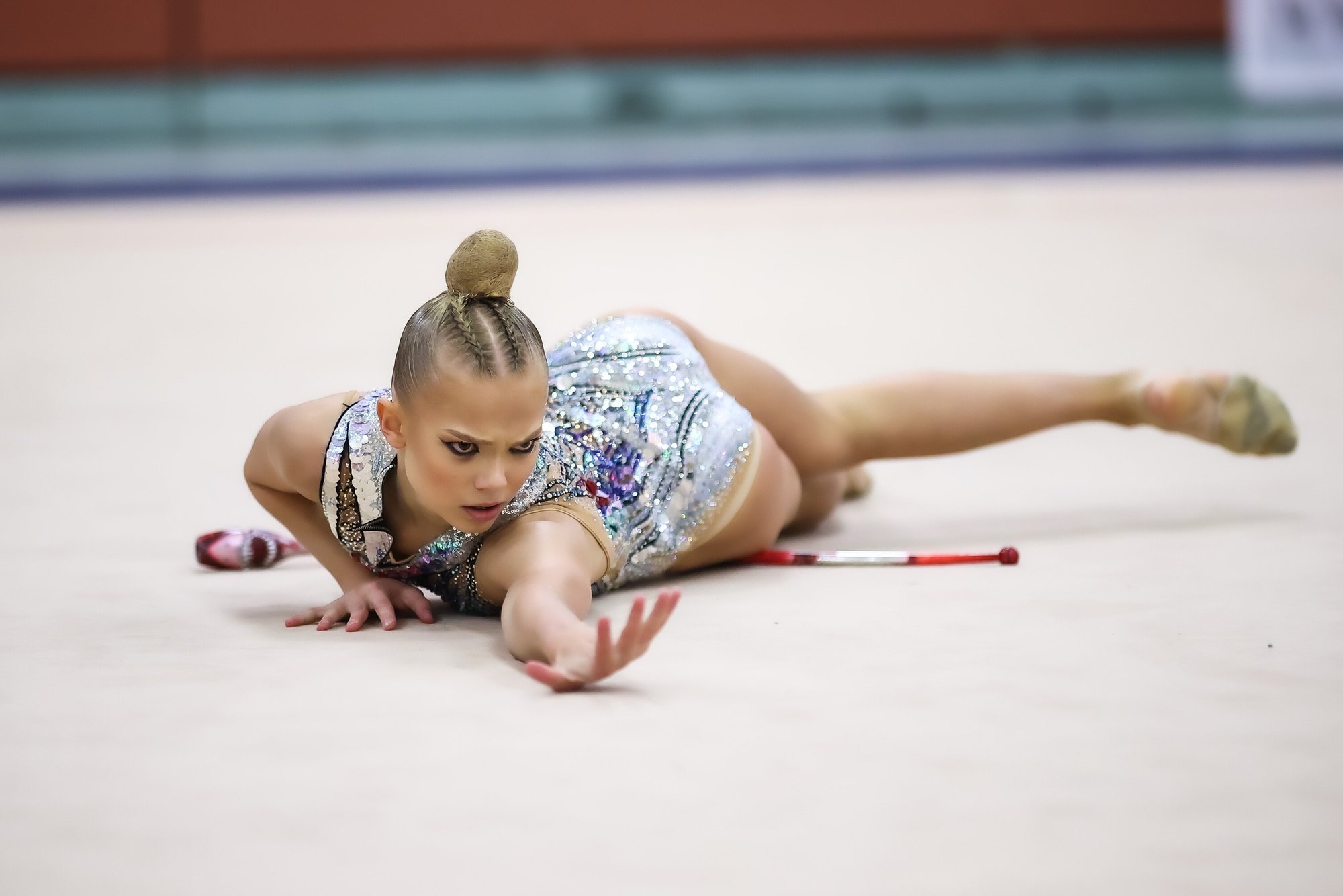 Veriseks löödud ninad ja piitsaga peksmine. Endised õpilased paljastasid Rumeenia olümpiamedalisti tõelise pale