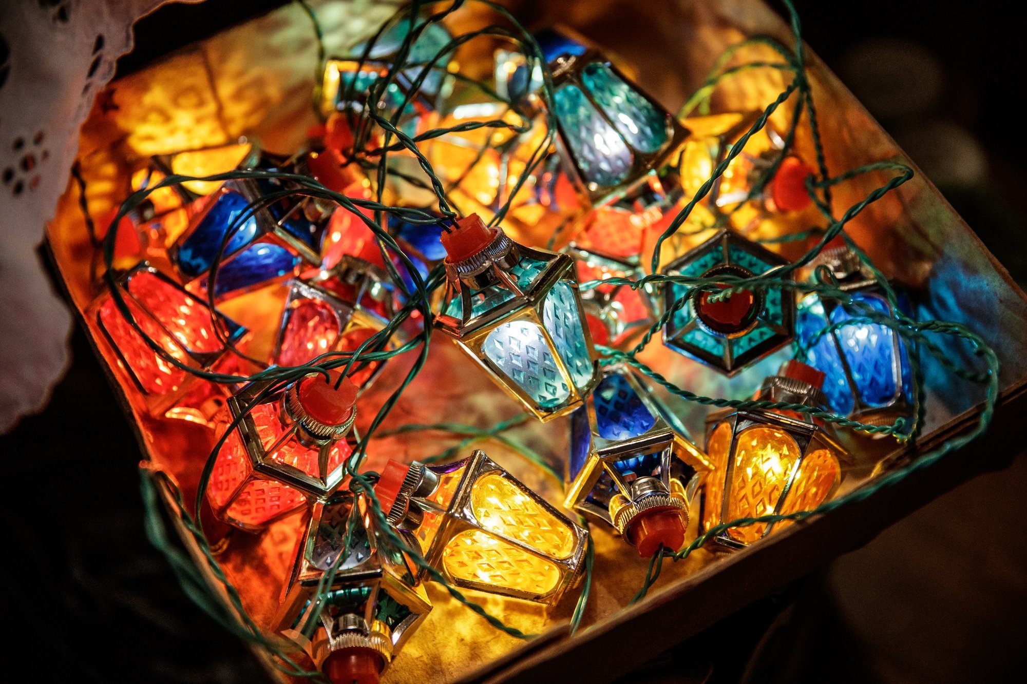 LUGEJA KÜSIB | Kui ohtlikud on elektrilised jõulukaunistused?