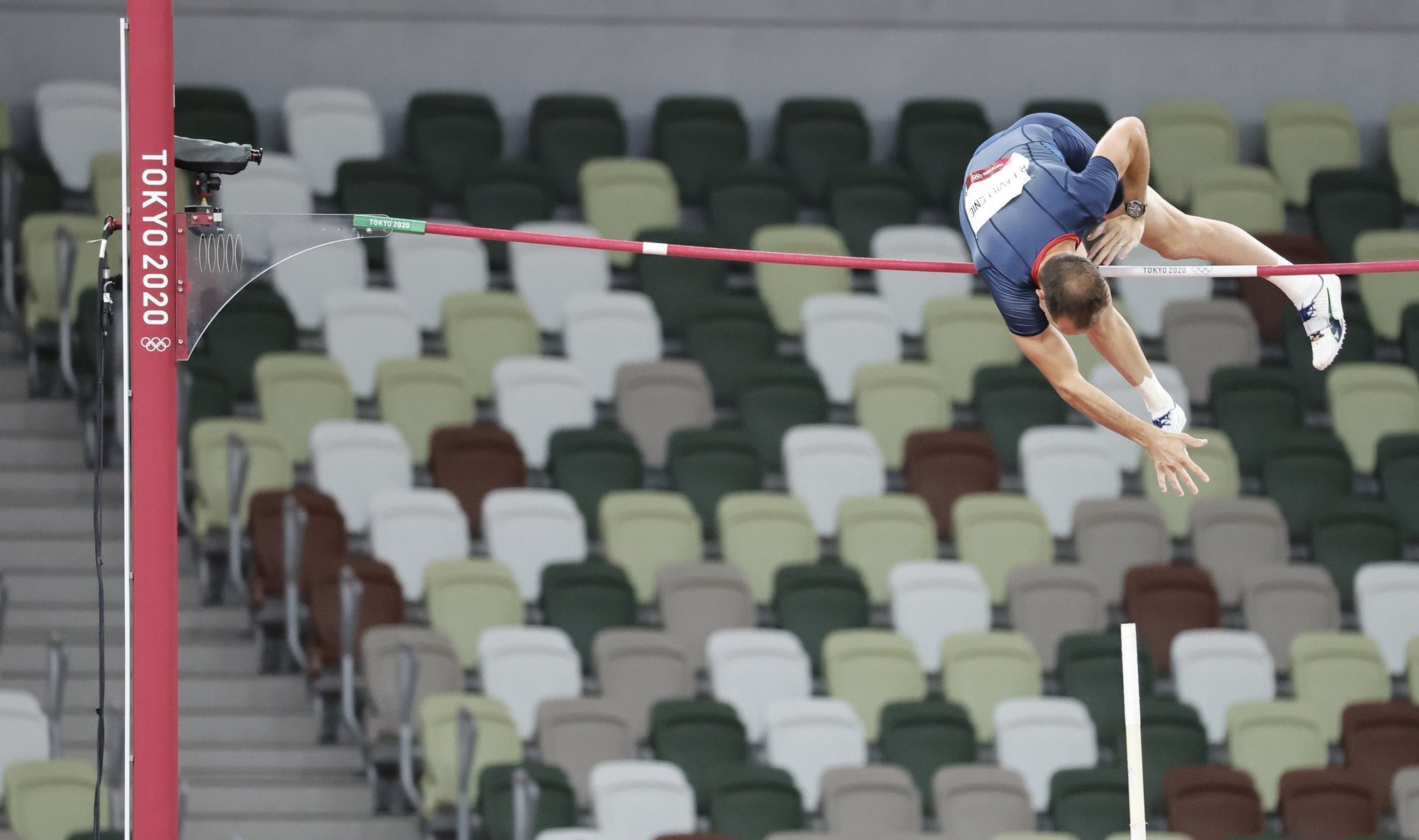 Suri legendaarne Soome teivashüppaja, kes ületas esimese inimesena maailmas viie meetri piiri