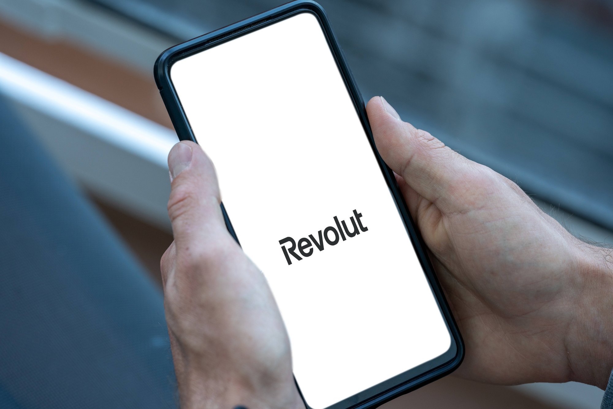 Sanktsioonid avaldavad mõju. Revolut asus sulgema venelaste kontosid