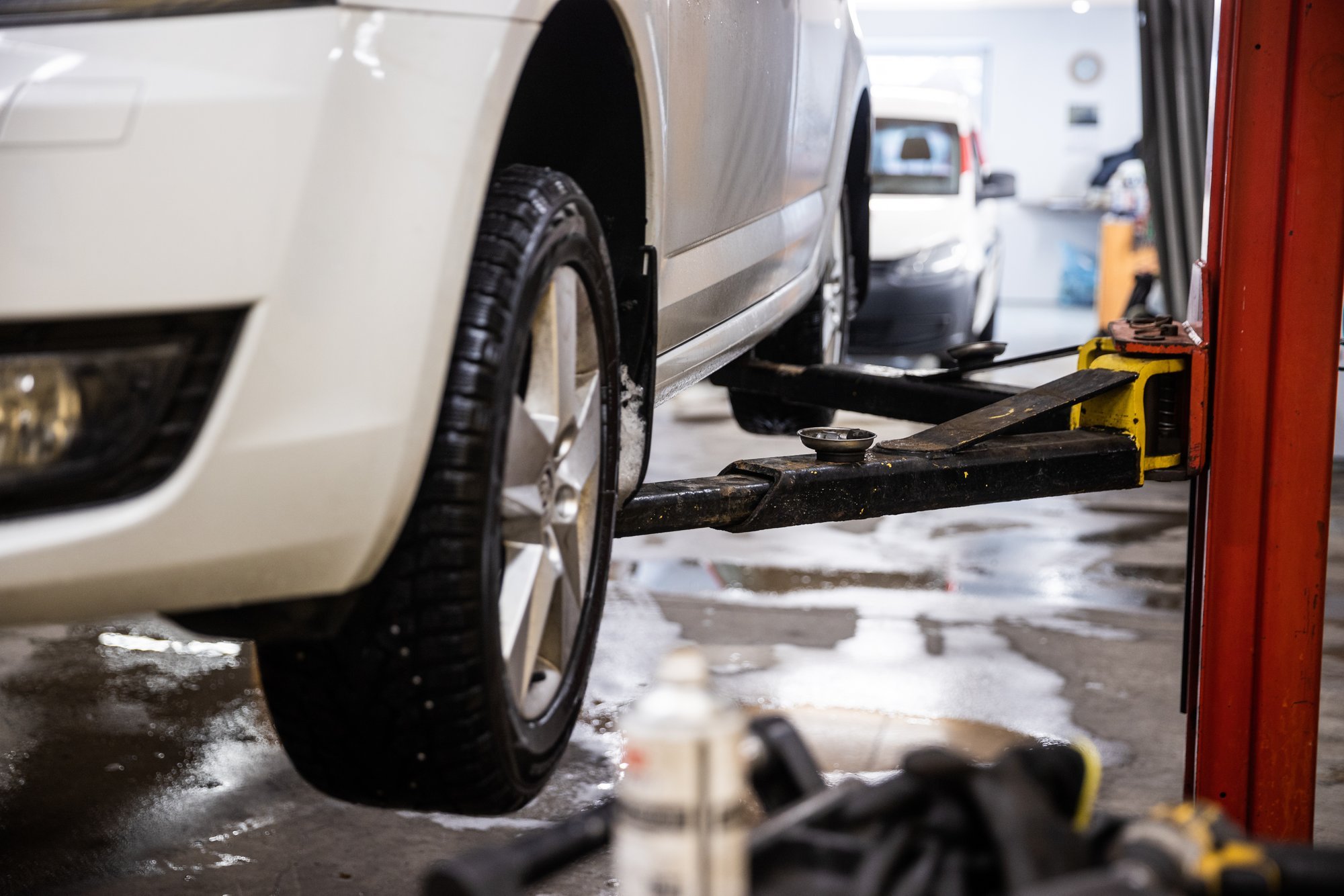 Autoomanikud saavad ootamatuid hoiatusi, mis nõuavad kiiret tegutsemist