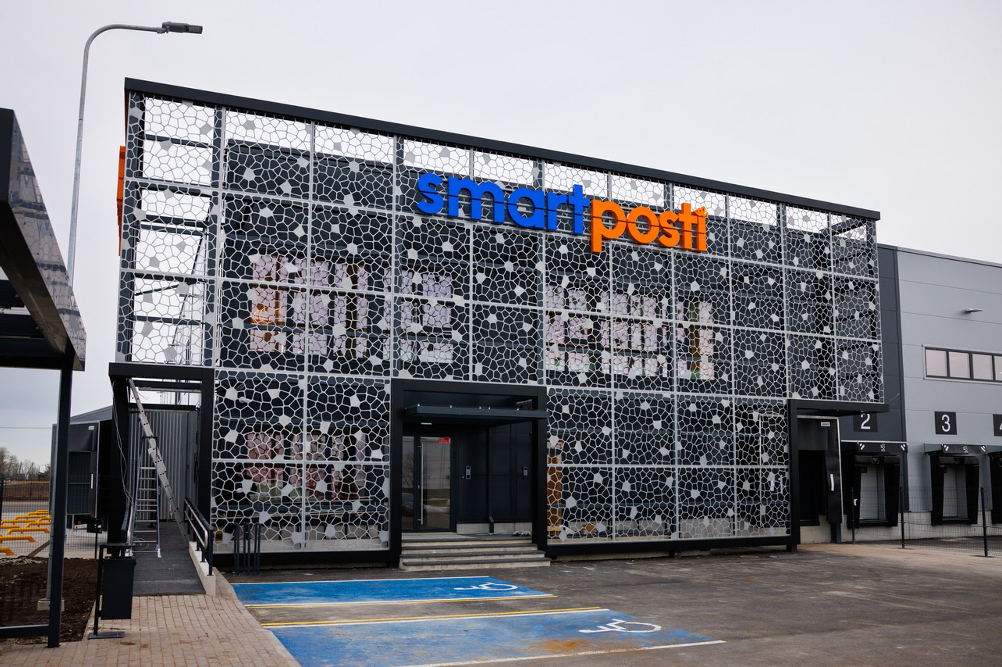 SmartPosti pakiautomaate tabas tehniline rike, töö on nüüdseks taastatud