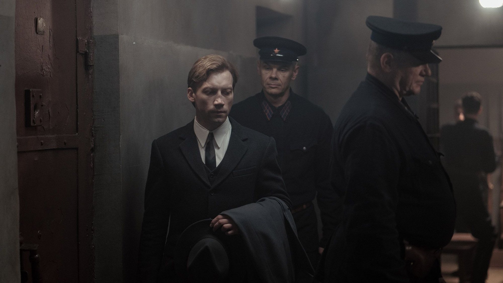 PÖFF-i MULJED | „Kaks prokuröri“ hüppab suure varuga latist üle. Kuidas kuriteost sai meediatsirkus, mida polegi nii lihtne taaselustada