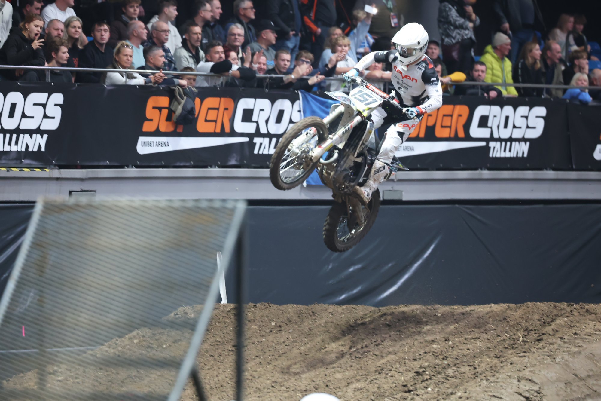 OTSEFOTOD | Winny Puhhiga vürtsitatud Supercross Tallinna avapäeva domineerib Harri Kullas