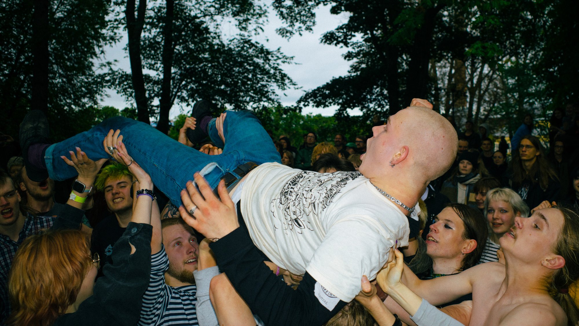 Uus pungilaine on anti-AI: päriselu, higi ja moshpit