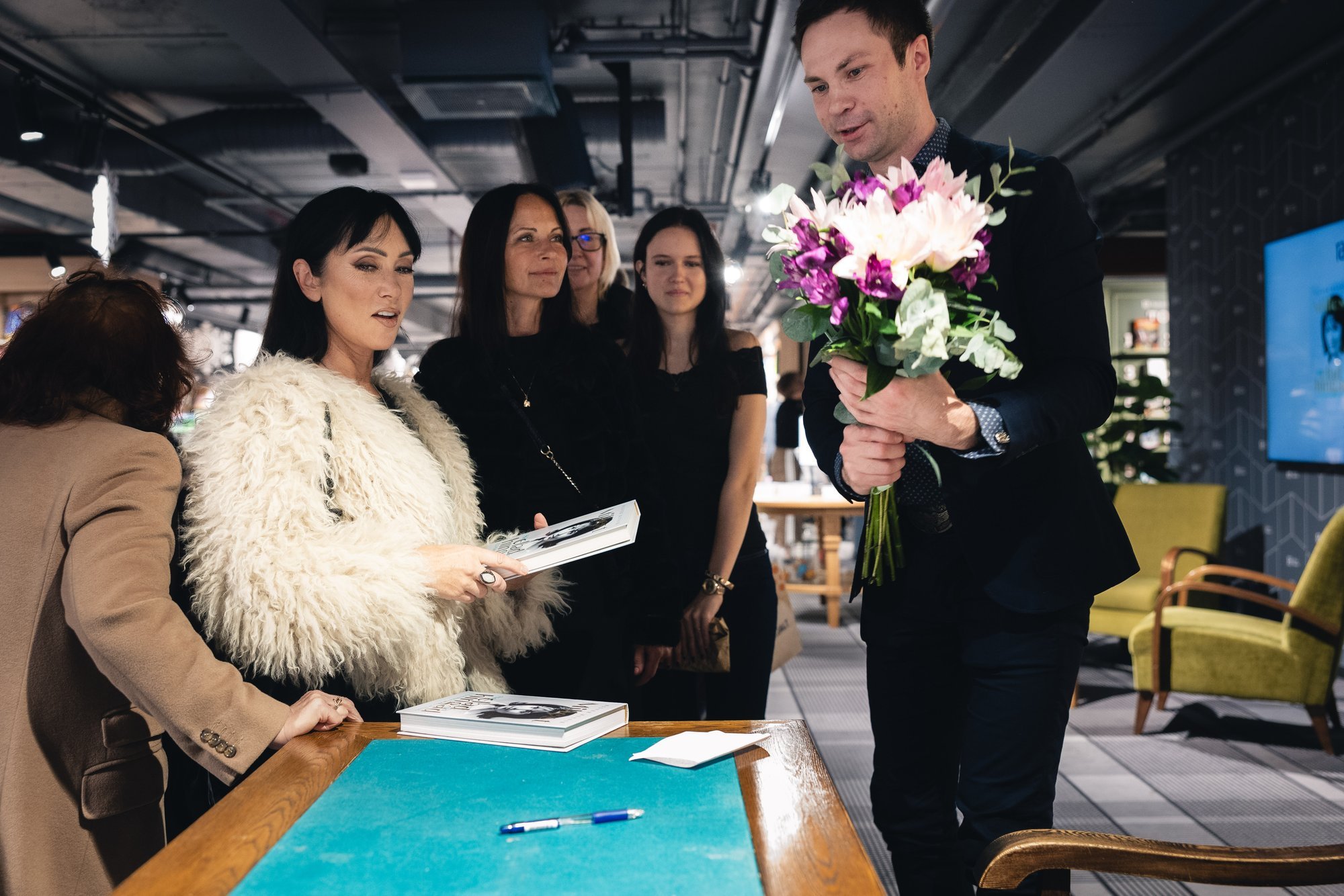 FOTOD | Els Himma elulooraamatu tutvustus läks täissaalile