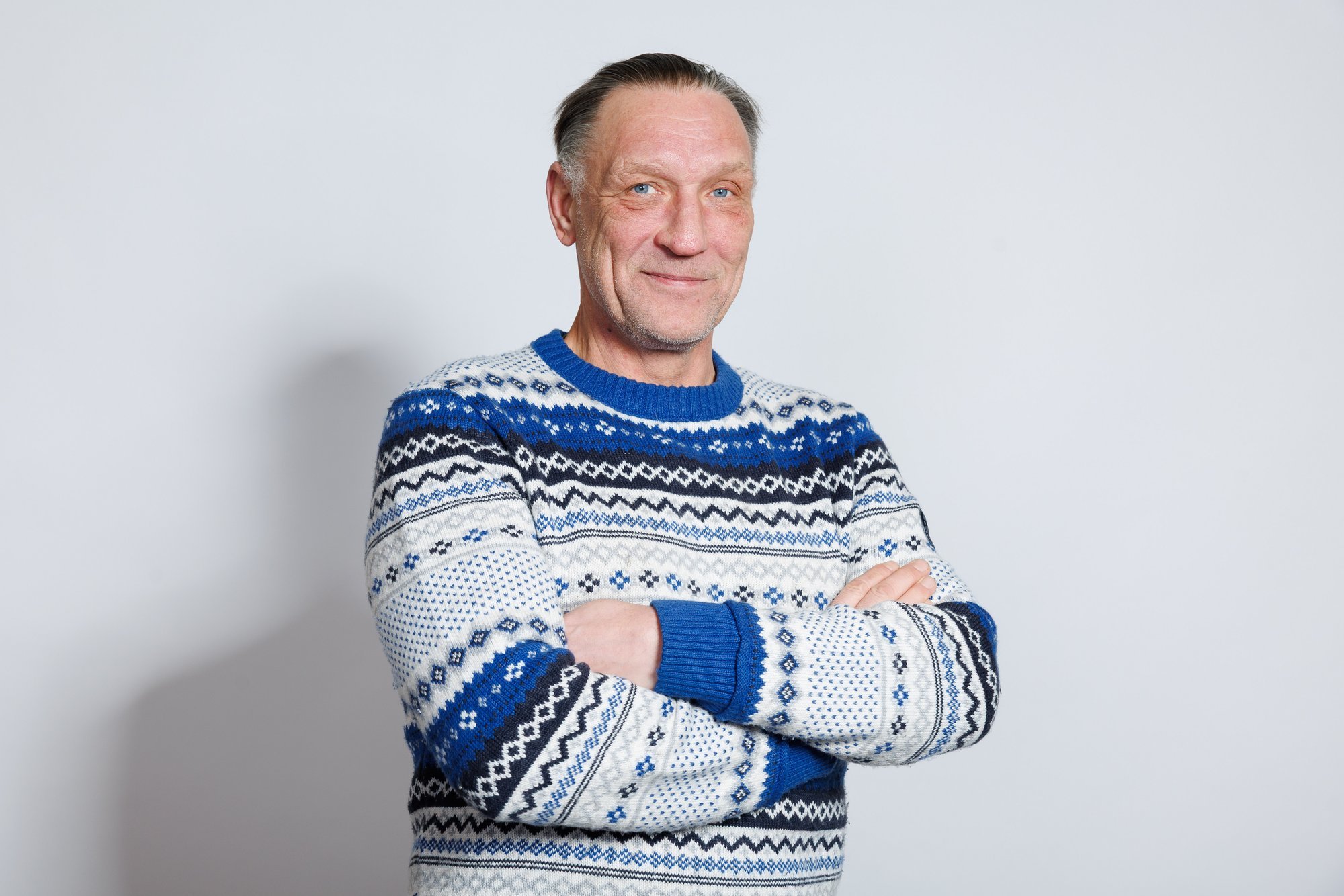 Peeter Võsa hakkab eestlaste kodudes kolama:  tema uus saade toob vaatajateni nii kiiksuga suvilad kui ka maa-alused punkrid