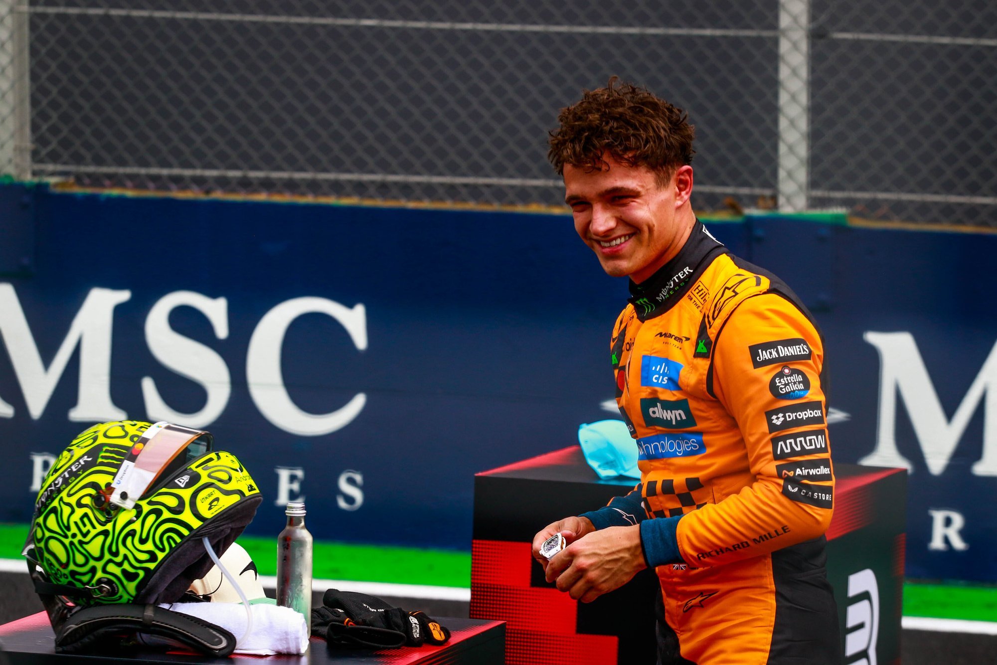 VIDEO | Norris kasvatas Brasiilia GP sprindisõiduga punktivahet, Piastri katkestas rumalal moel