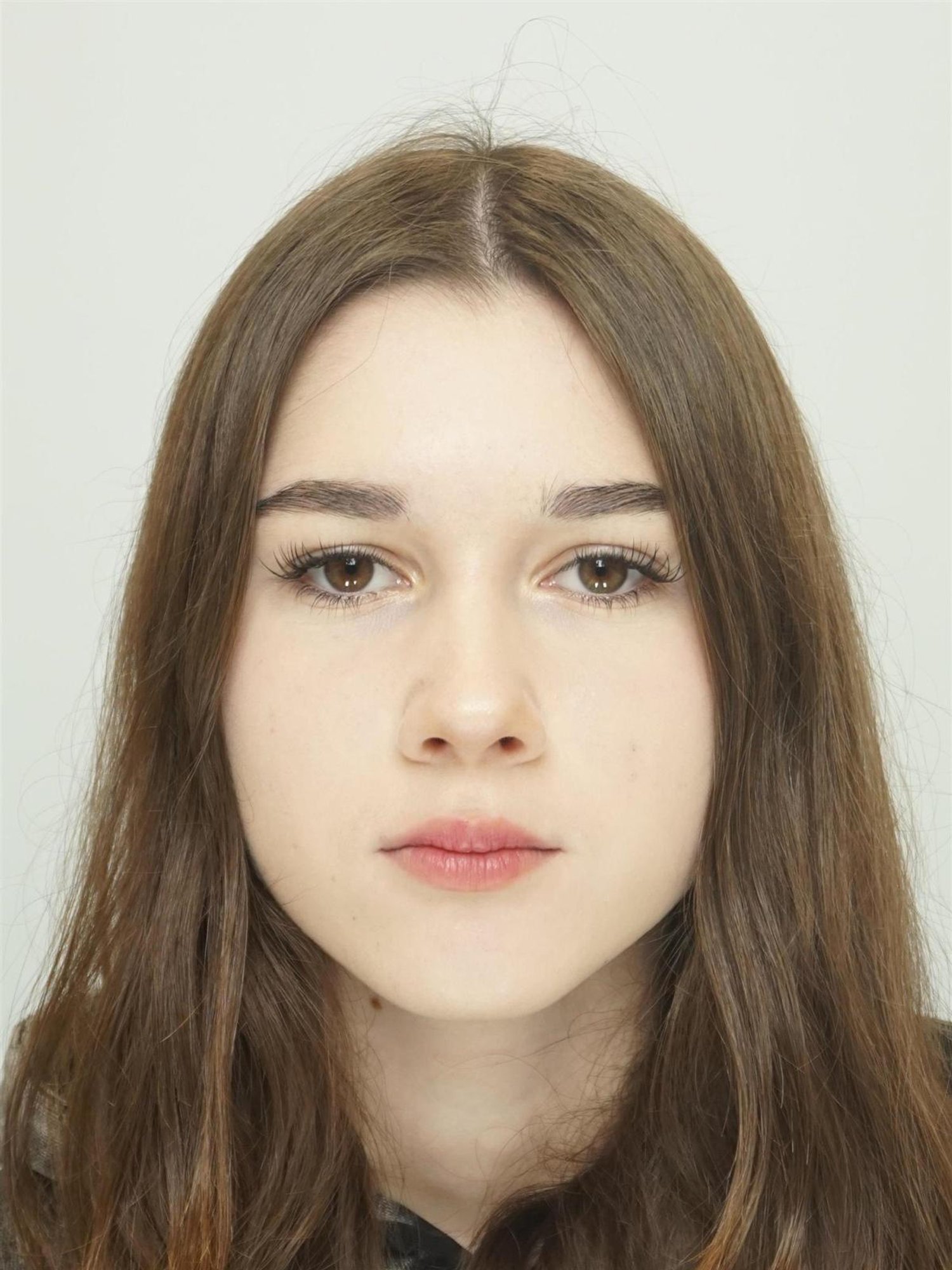 FOTO | Politsei otsib Tallinnas kadunud 14-aastast Violettat