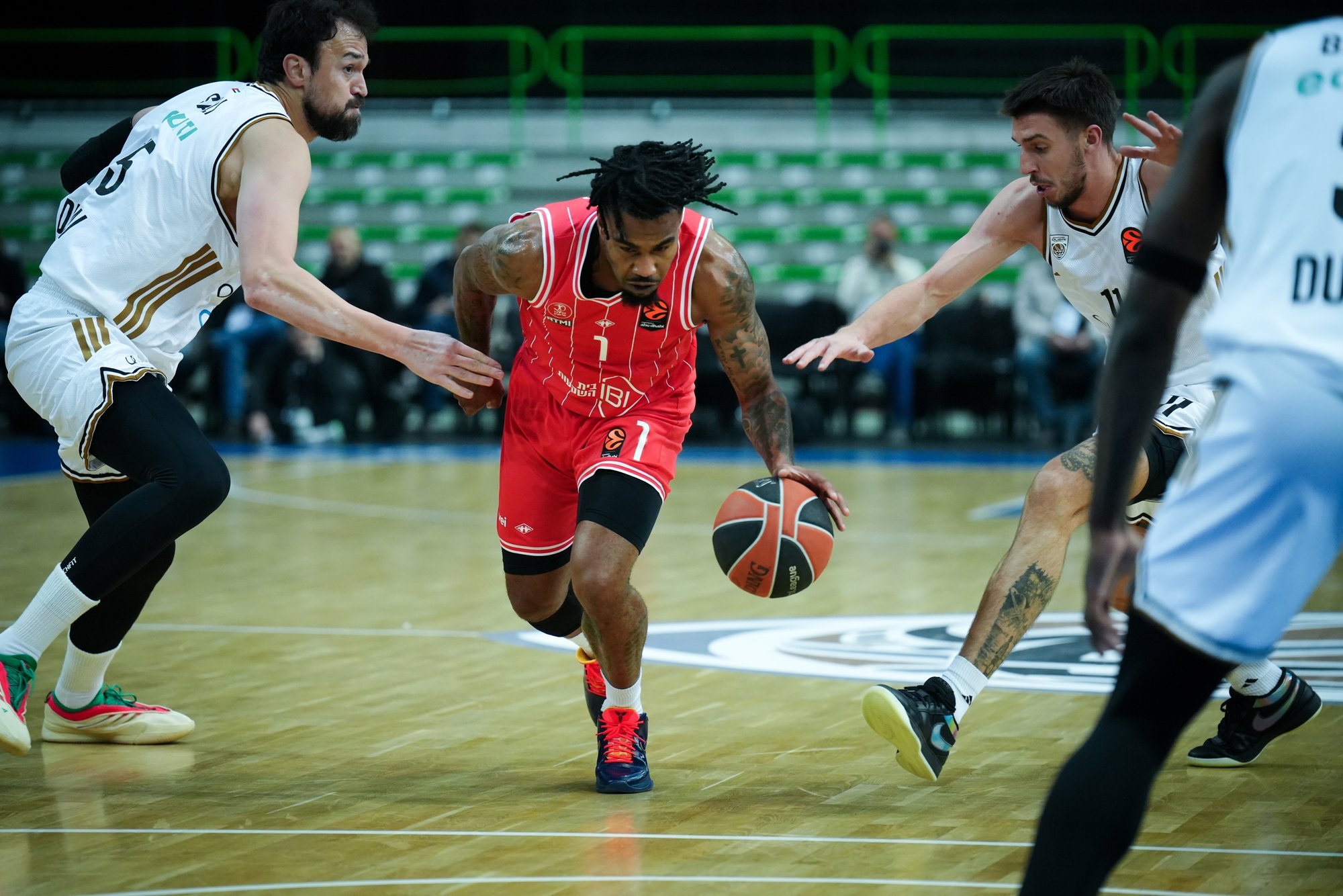 Tel Avivi Hapoel jätkab Euroliiga tipus, võitis ka Fenerbahce