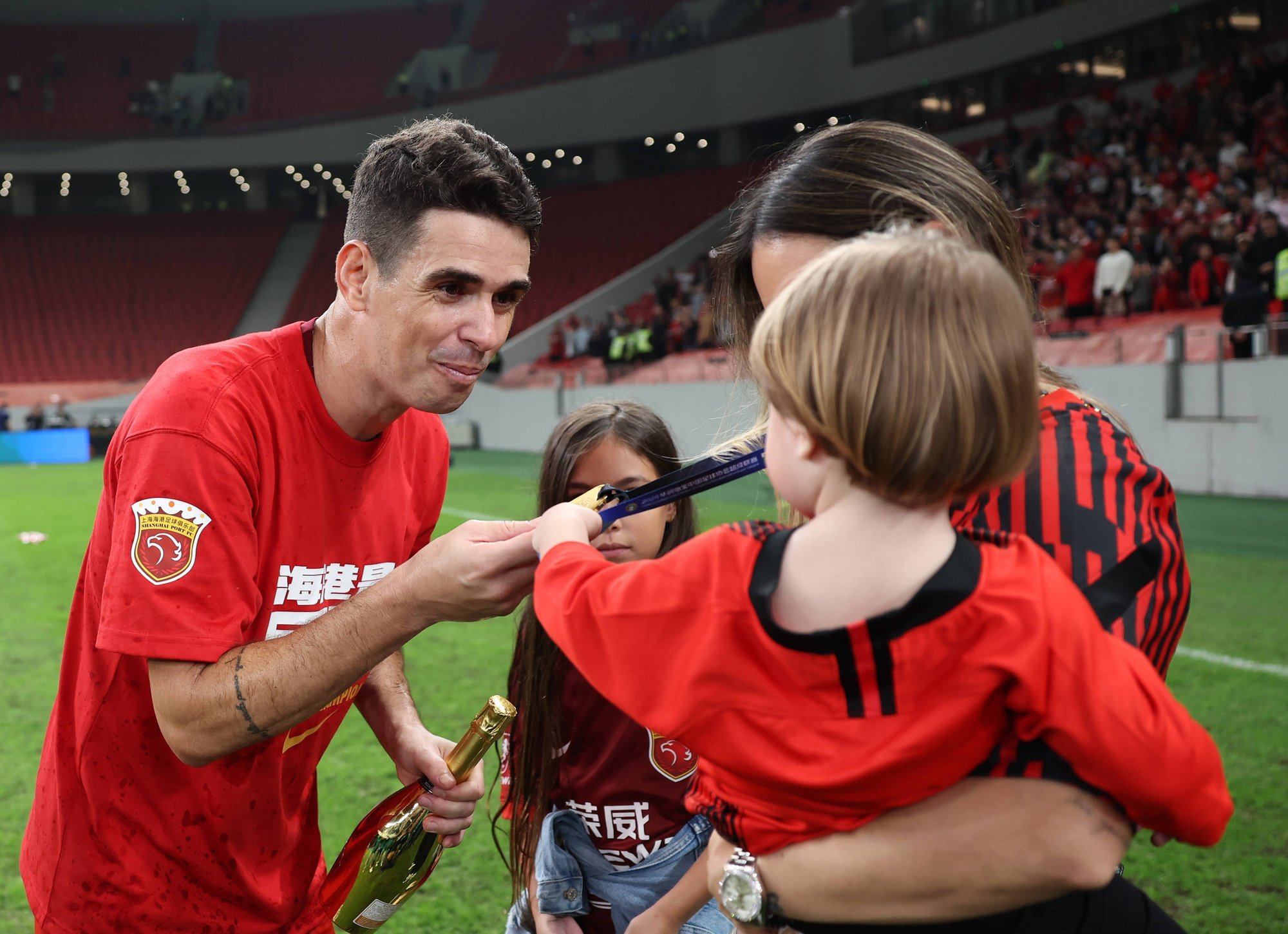 Koormustesti ajal minestanud Brasiilia jalgpallitäht Oscar sattus haiglasse