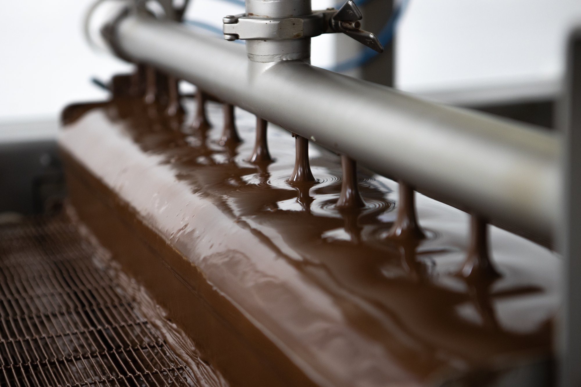 Kakao hinnad langevad hoogsalt. Miks šokolaad ei suuda selle tempoga sammu pidada?