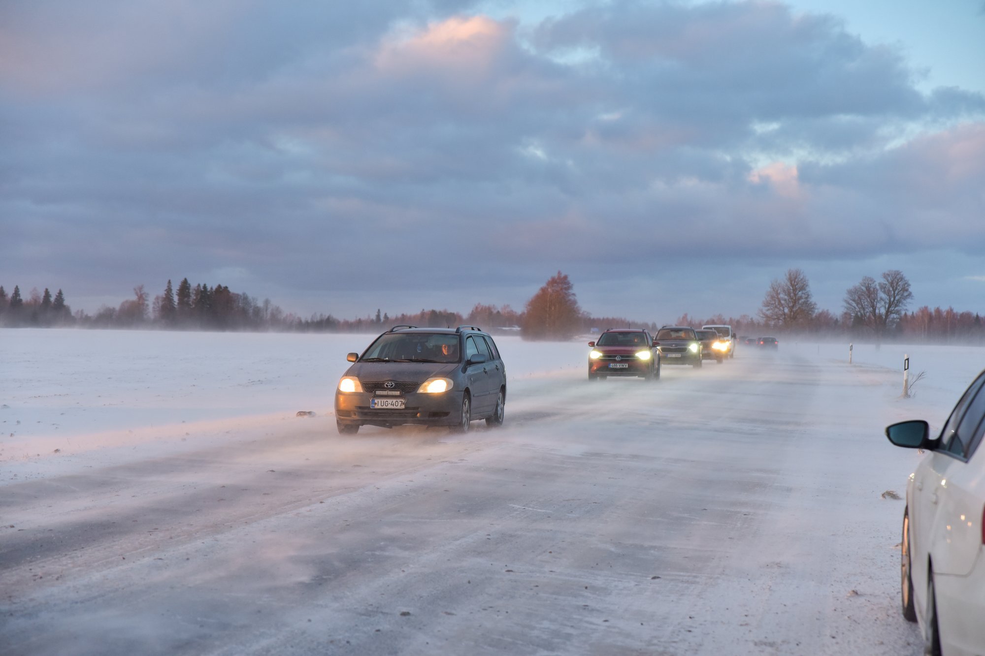 Transpordiamet hoiatab: lumi ja libedad teeolud muudavad liiklemise ohtlikuks
