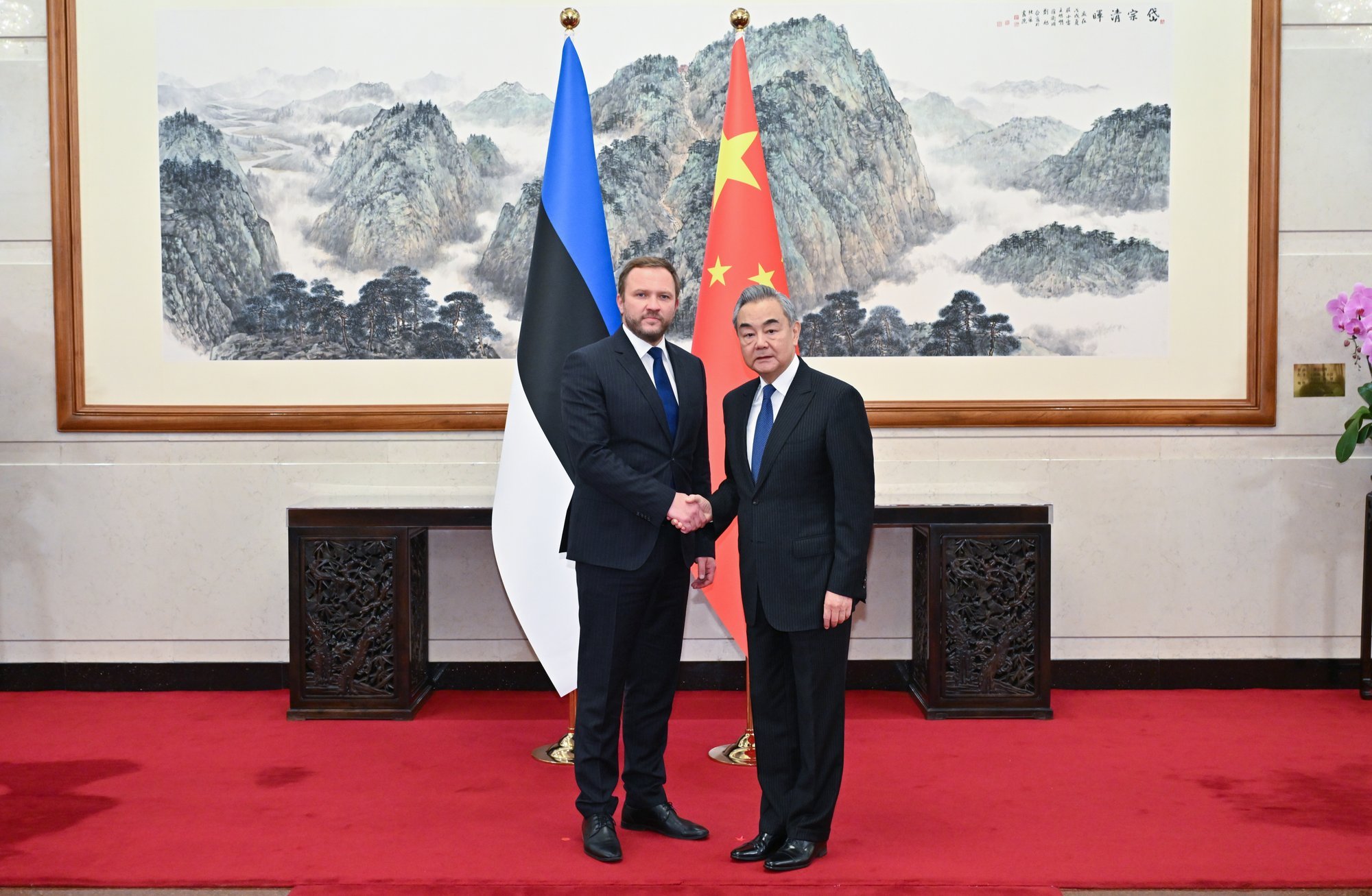 INTERVJUU | Välisminister Tsahkna Pekingi visiidilt: ilma Hiinata ei suudaks Venemaa Ukrainas sõda pidada