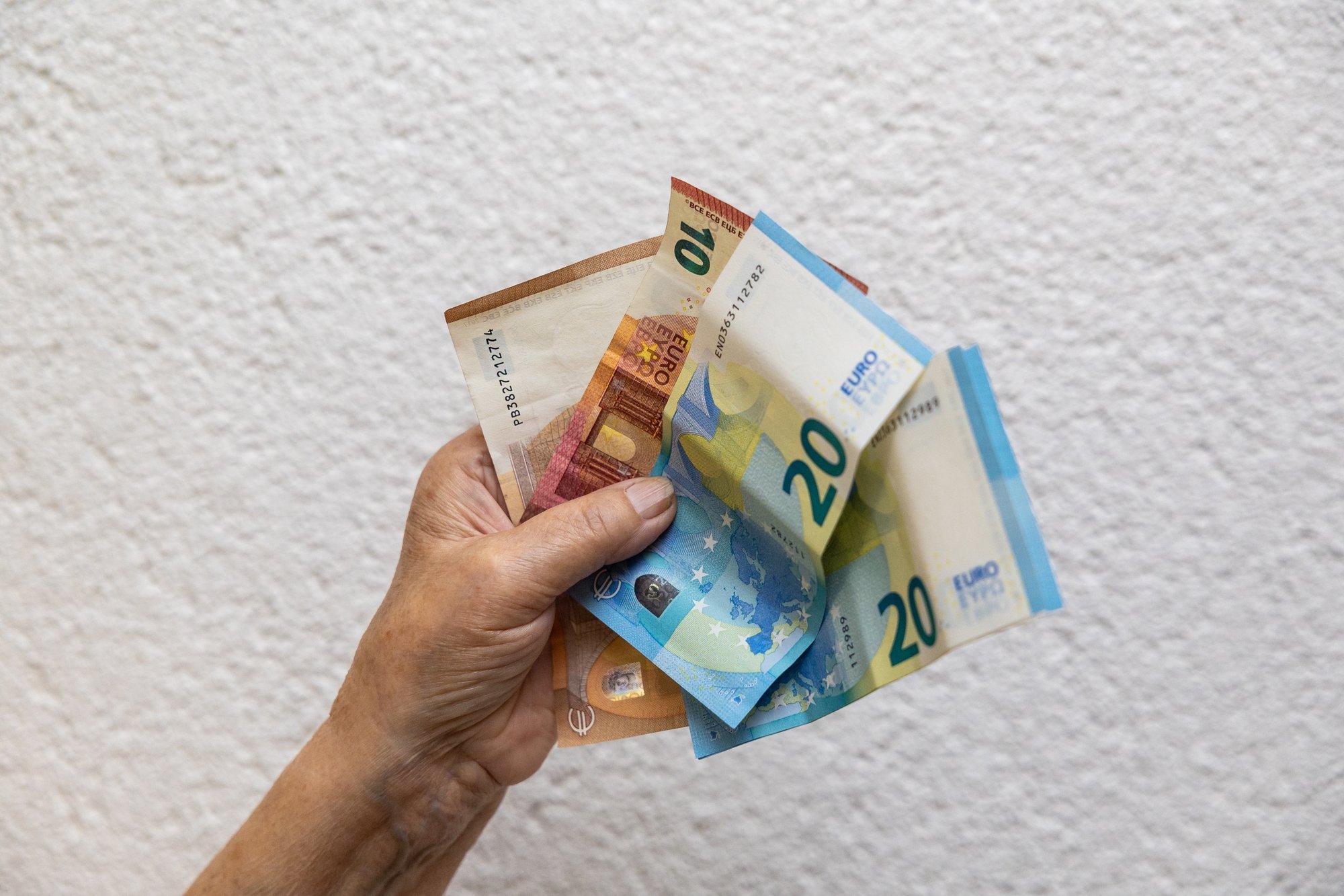 KÜSITLUS | Kas paned järgmisel aastal rohkem raha pensionisambasse?