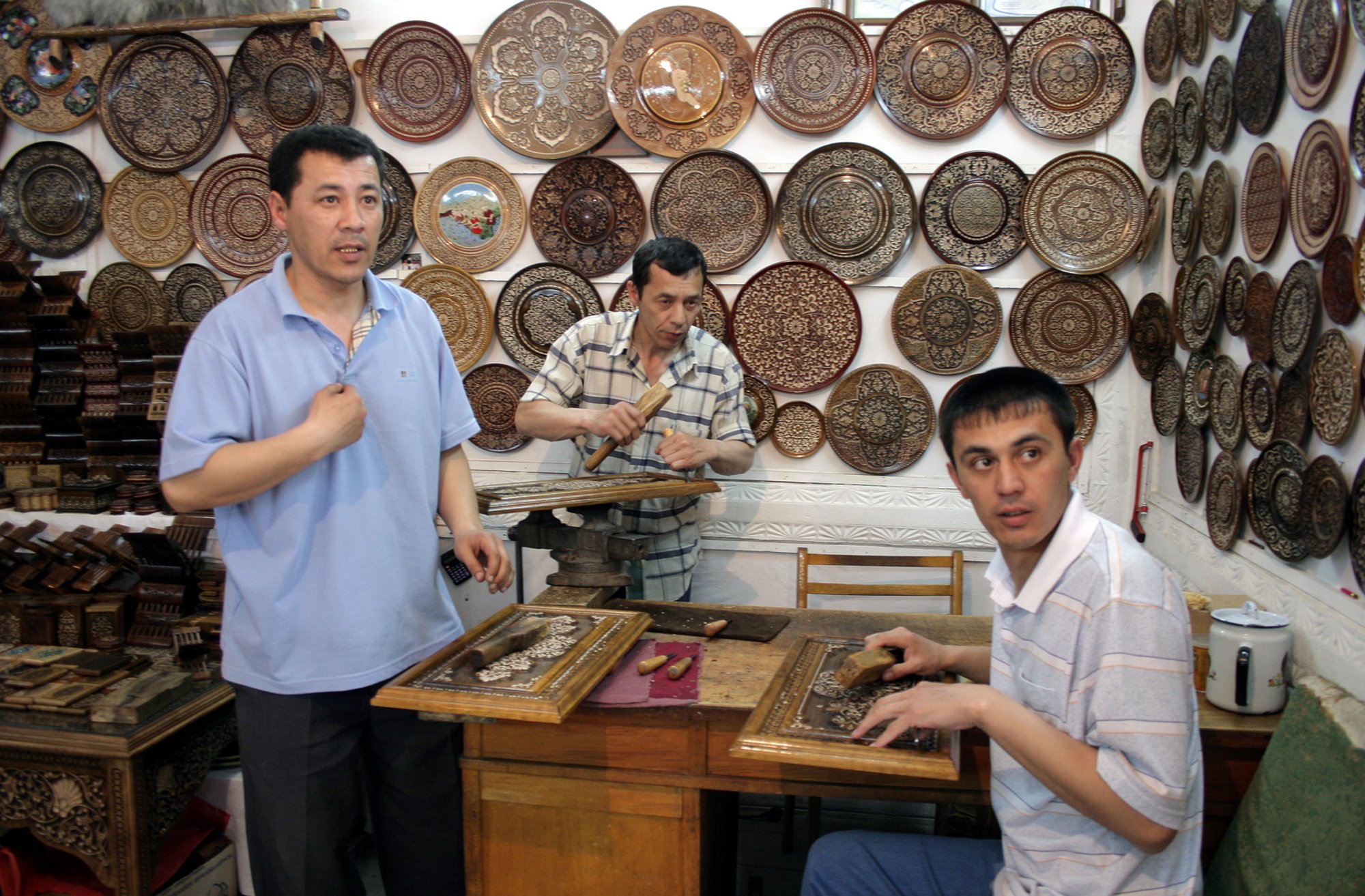 Usbekistan keelab inimeste ilma loata avaliku pildistamise. Rikkujat ähvardab kuni 1200-eurone trahv