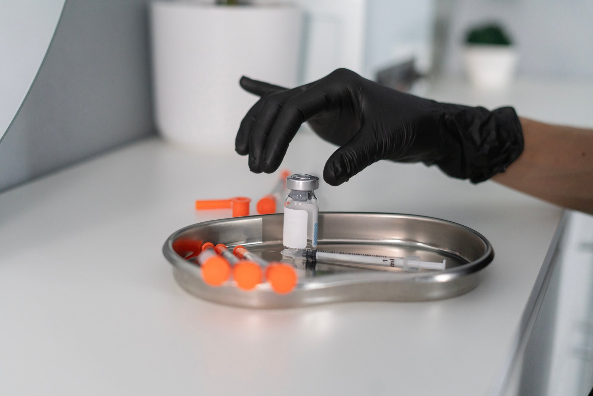 Botox, täitesüstid või niidid – mis, kellele ja millal?