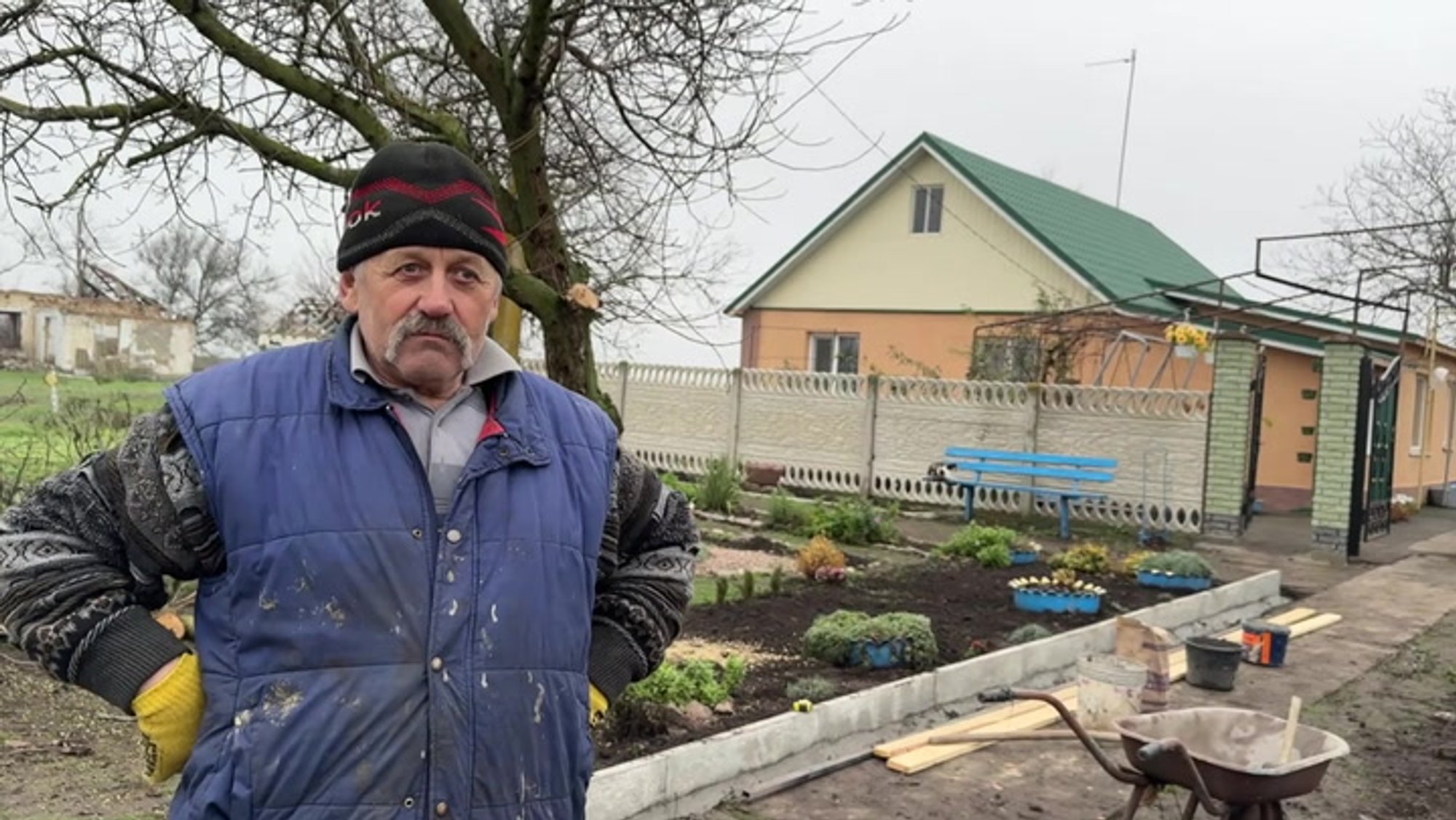 DELFI UKRAINAS | Enne oli siin vesi, nüüd võsa ja droonid. Ringkäik Hersoni oblasti hüljatud külades