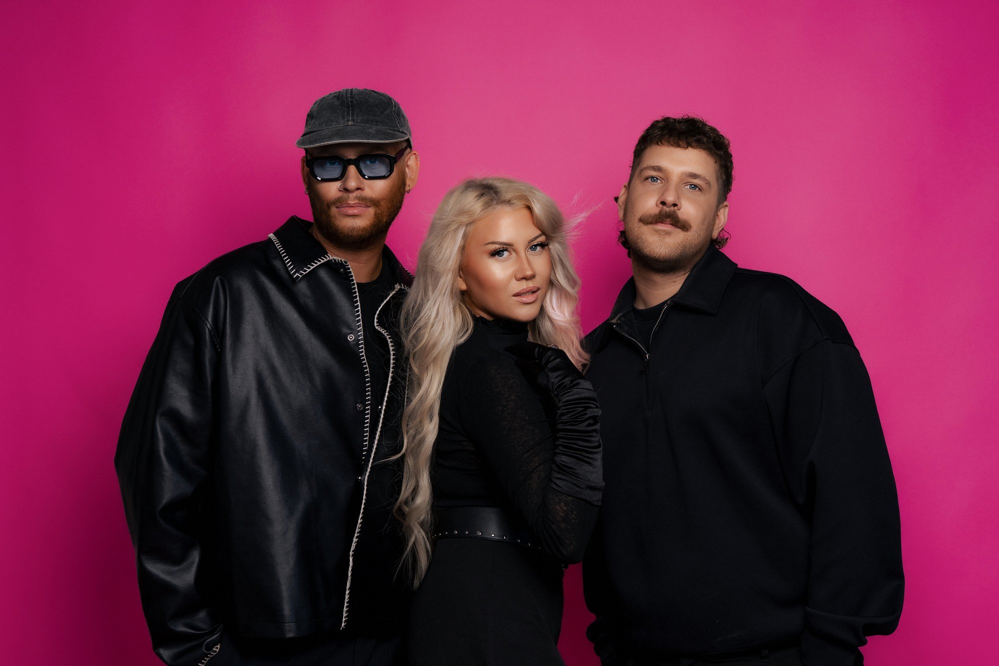 Elina Born lõi sõpradega ööellu glamuurse projekti. „Inimesed pidutsevad rohkelt, hoolimata kallist elust ja kõrgetest hindadest“