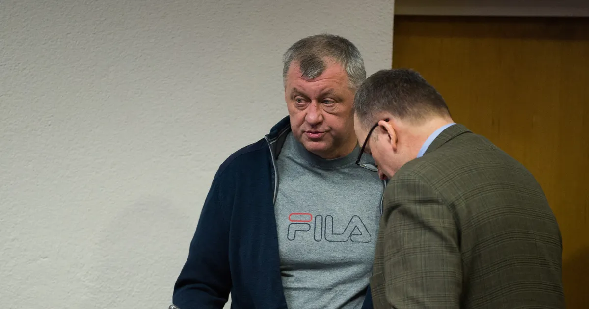 Kuritegeliku jõugu ninamehe Andrei Kuzjakini elamisluba tunnistati kehtetuks: ka kohtust ei tulnud rõõmusõnumeid