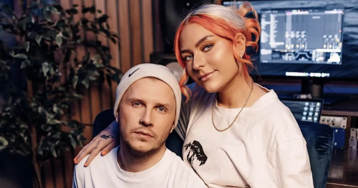 KLÕPSUD ⟩ «9 aastat üksteist valides!» Liina Ariadne ja Martti Hallik jagasid armastust