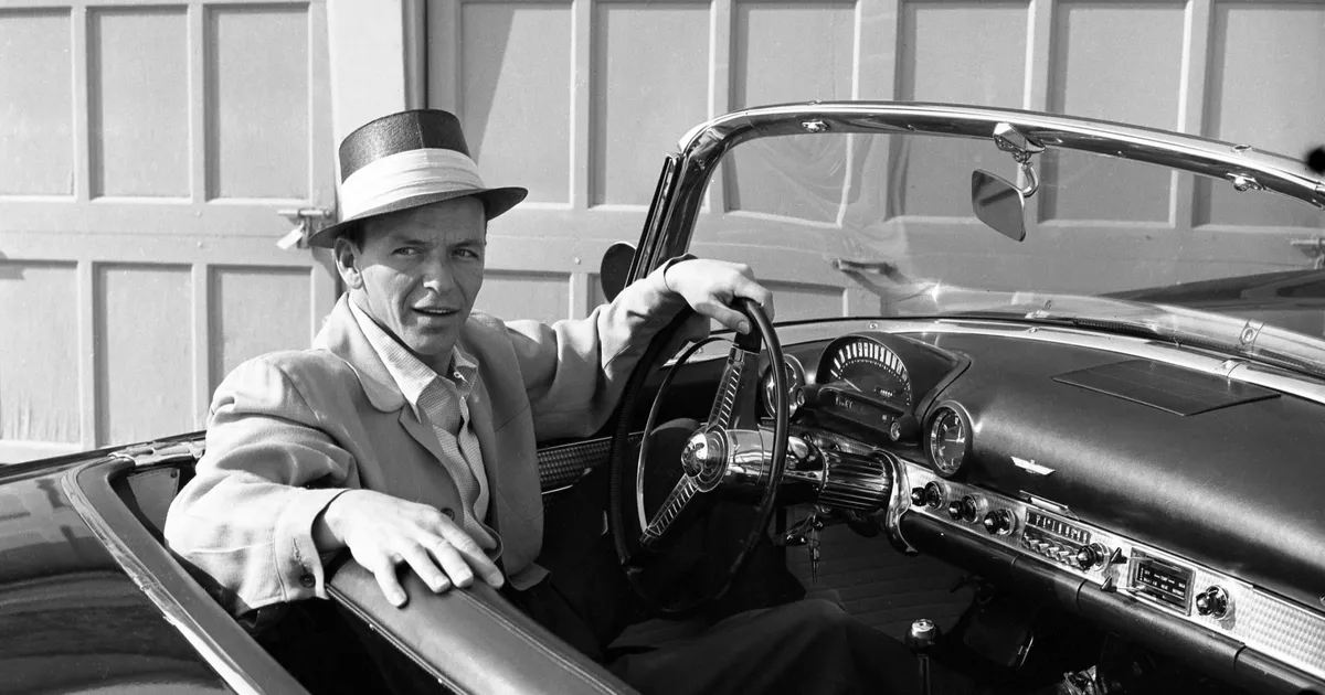 UNUSTAMATU LEGEND ⟩ Frank Sinatra tegi 27 aastat pärast oma surma muusikaajalugu