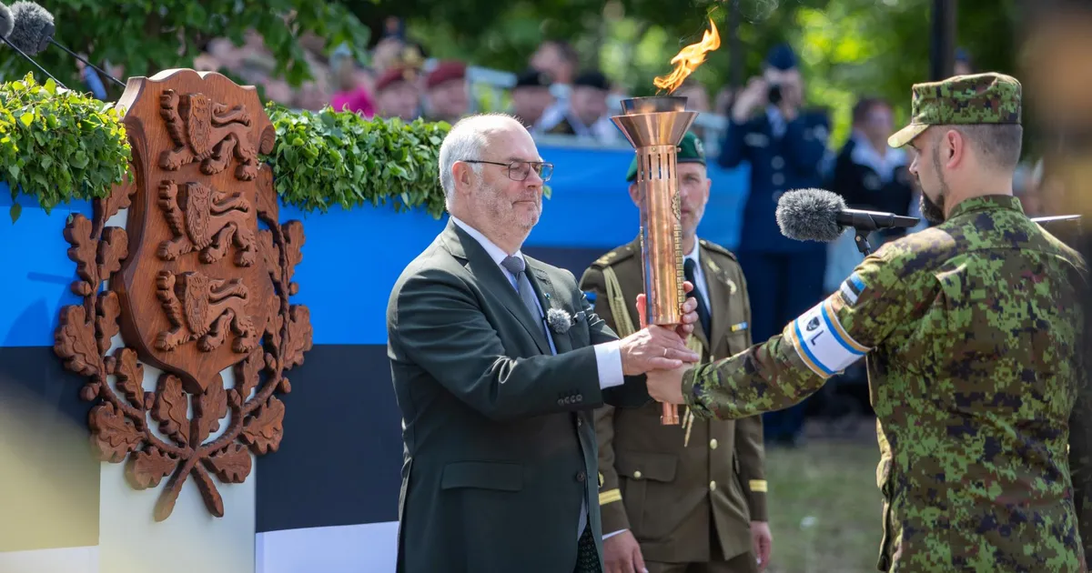 HILLAR VIKS ⟩ President peaks olema ühendav tippintellektuaal, mitte lihtne inimene, kes tiksutab pintsilisa