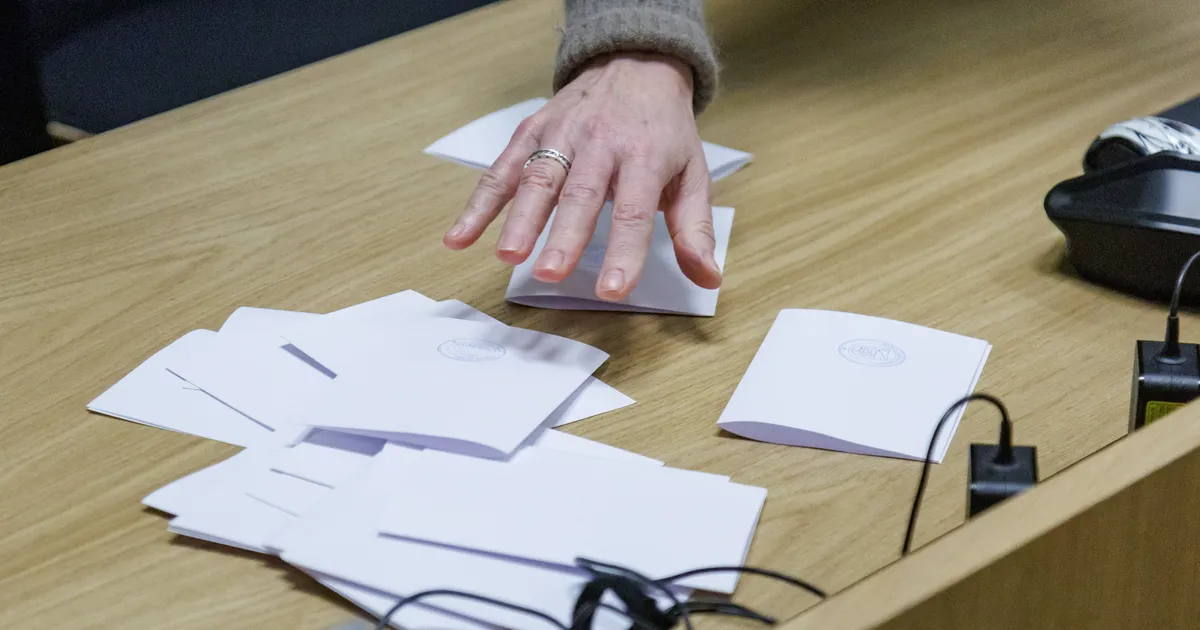 OTSEPILT ⟩ Narva volikogu valib linnapead, meeriks pürgivad Katri Raik ja Jaan Toots