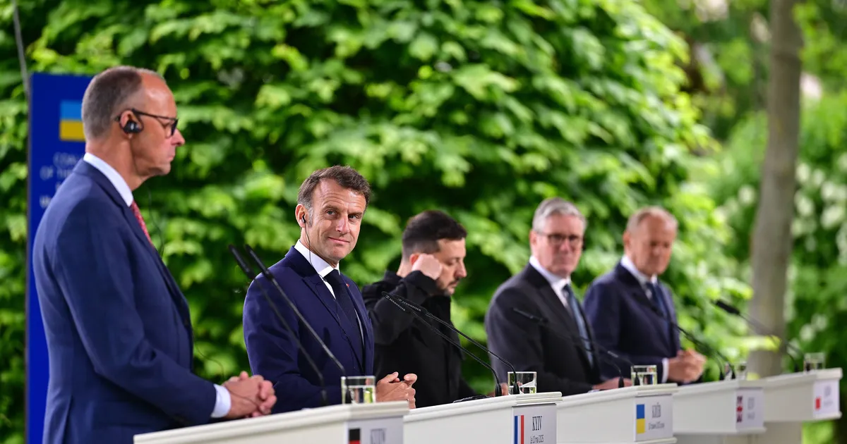 Macron kohtub esmaspäeval Zelenskõi, Starmeri ja Merziga